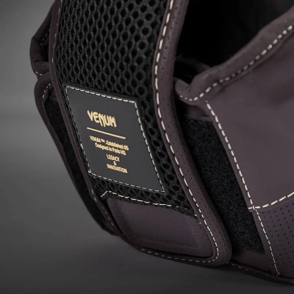 Venum Impact Evo Headgear - Chocolate детайл на етикета