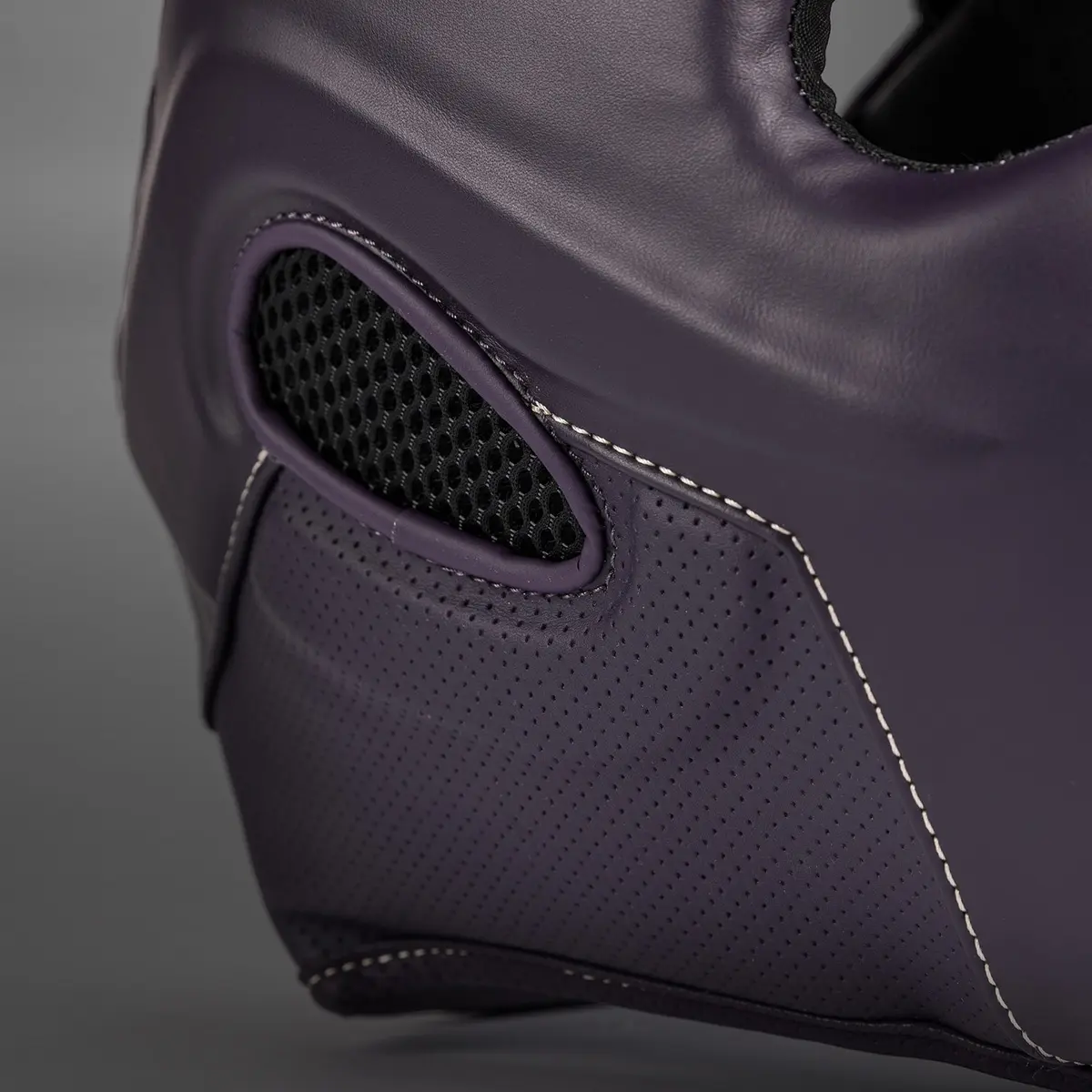 Venum Impact Evo Headgear - Deep Purple, детайл на вентилация
