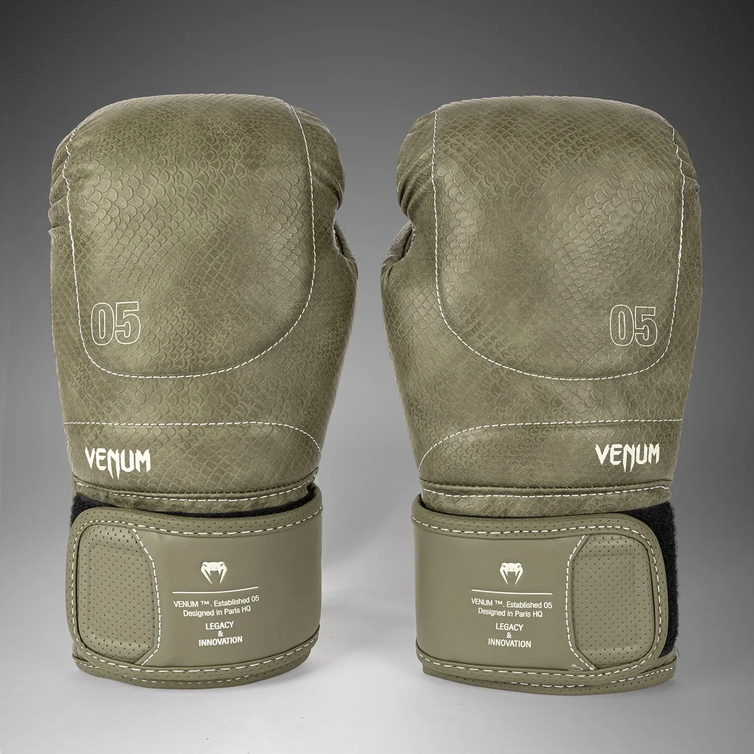 Venum Impact Evo Scales Boxing Gloves - Army Green, изглед отпред