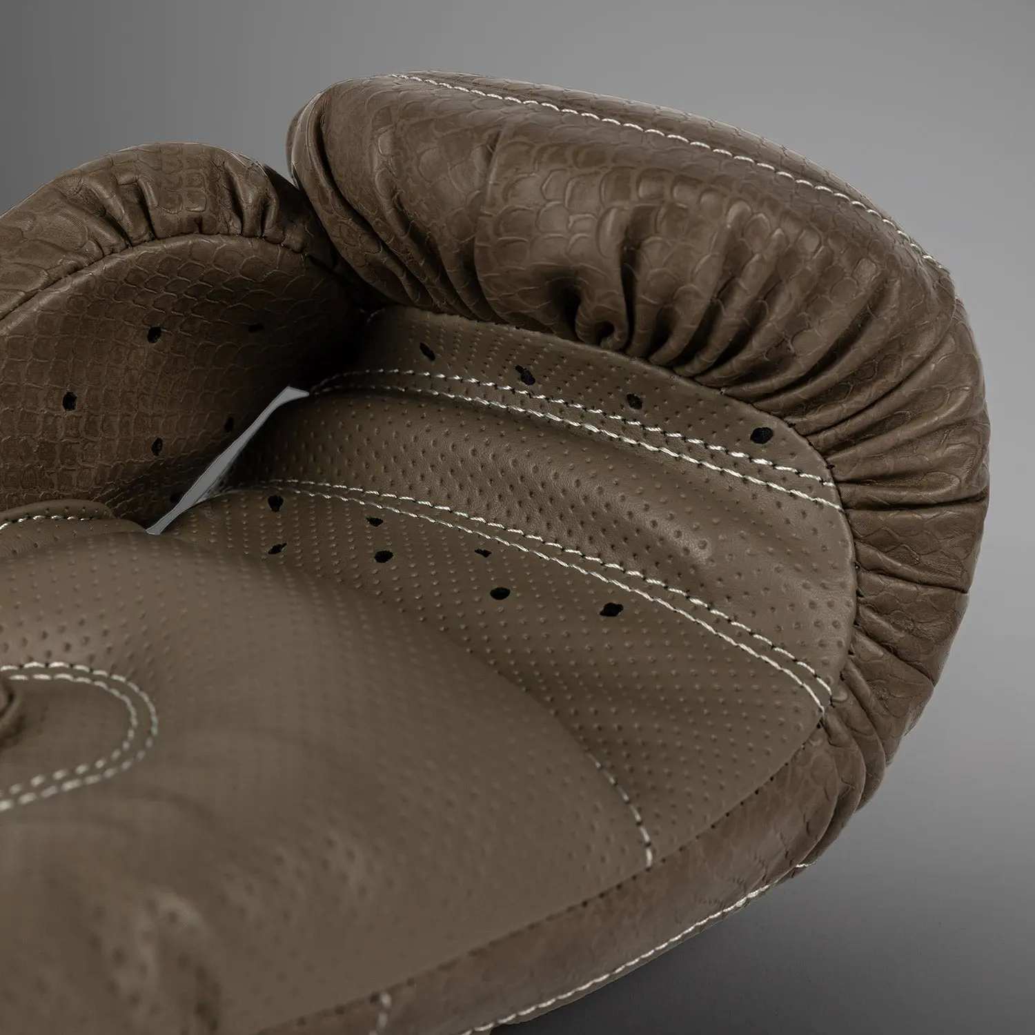 Venum Impact Evo Scales Boxing Gloves - Brown детайли