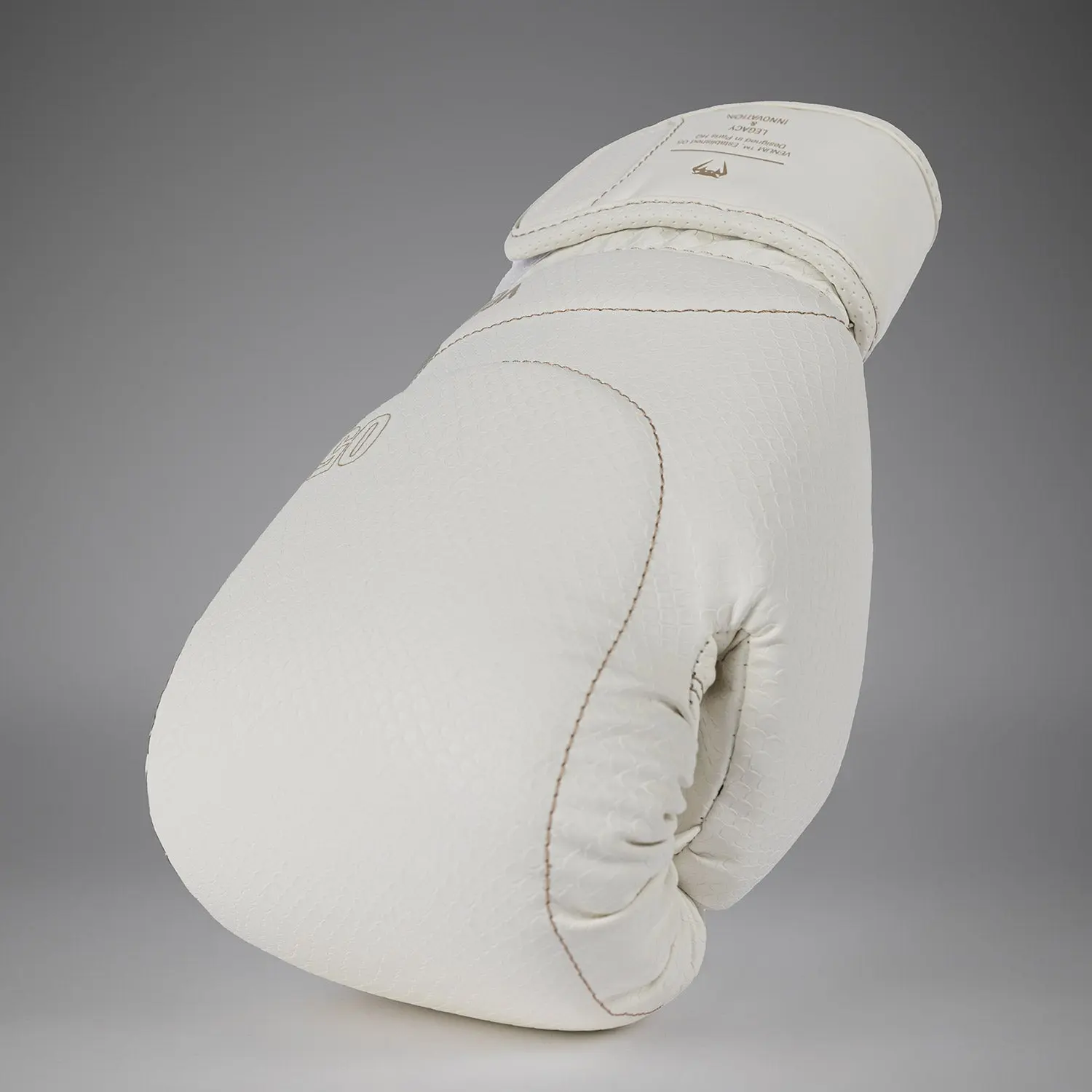 Venum Impact Evo Scales Boxing Gloves - Ivory единична ръкавица в профил