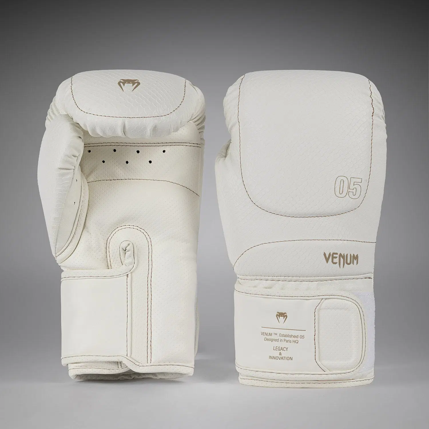 Venum Impact Evo Scales Boxing Gloves - Ivory преден изглед на чифт ръкавици