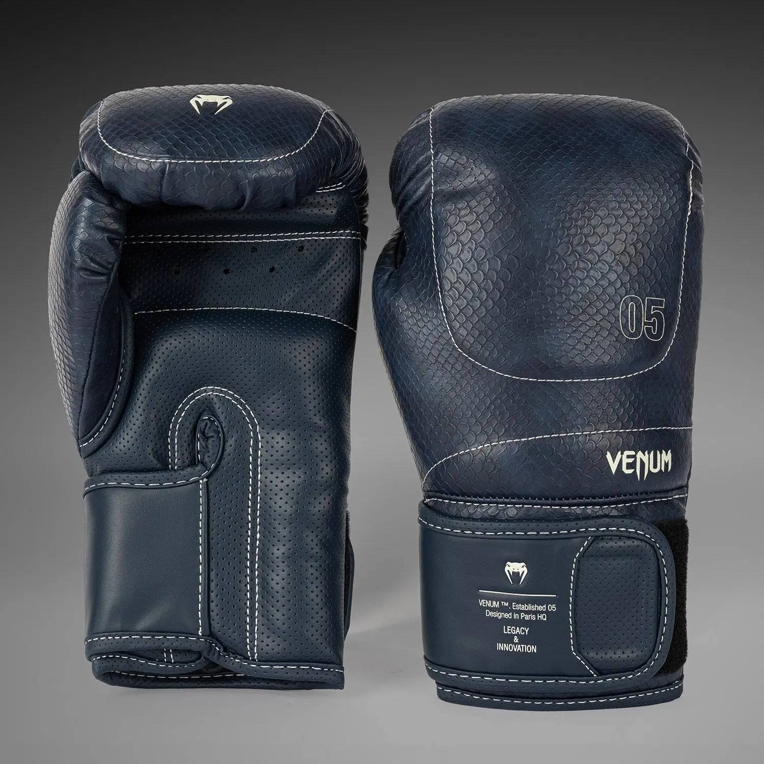 Venum Impact Evo Scales Boxing Gloves - Midnight Blue преден изглед