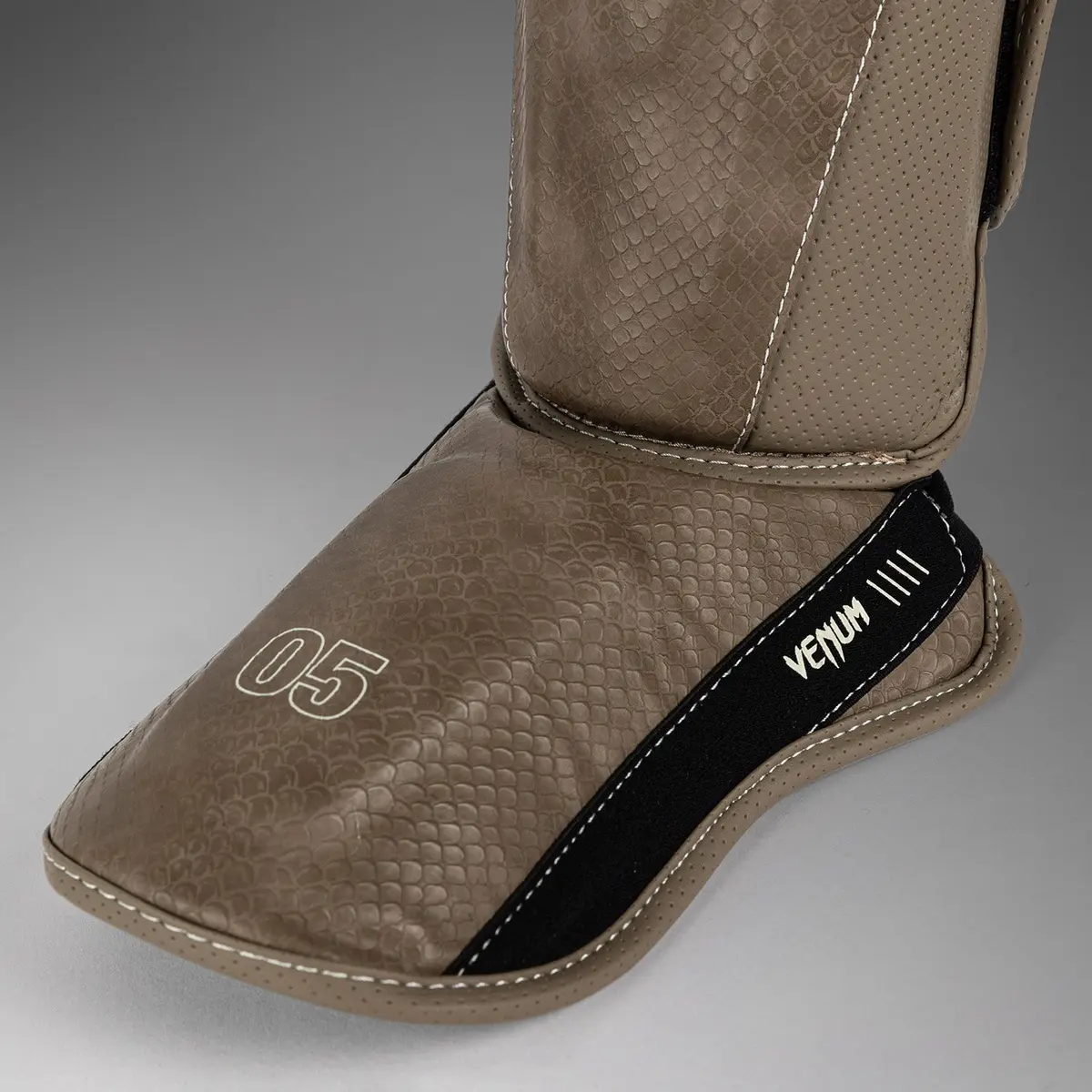 Venum Impact Evo Scales Shin Guards - Brown преден изглед