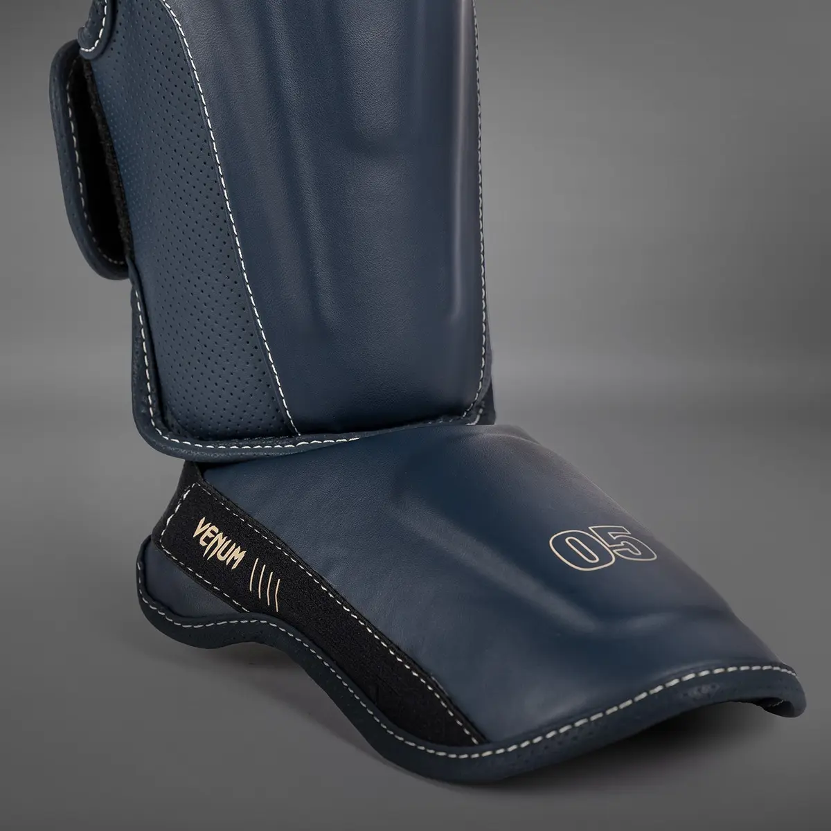 Venum Impact Evo Shin Guards - Icy Blue, детайл на подложката за стъпалото