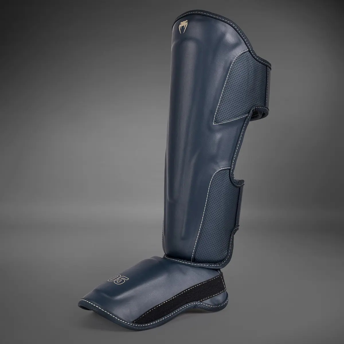 Venum Impact Evo Shin Guards - Icy Blue, преден изглед на единична защитна подложка