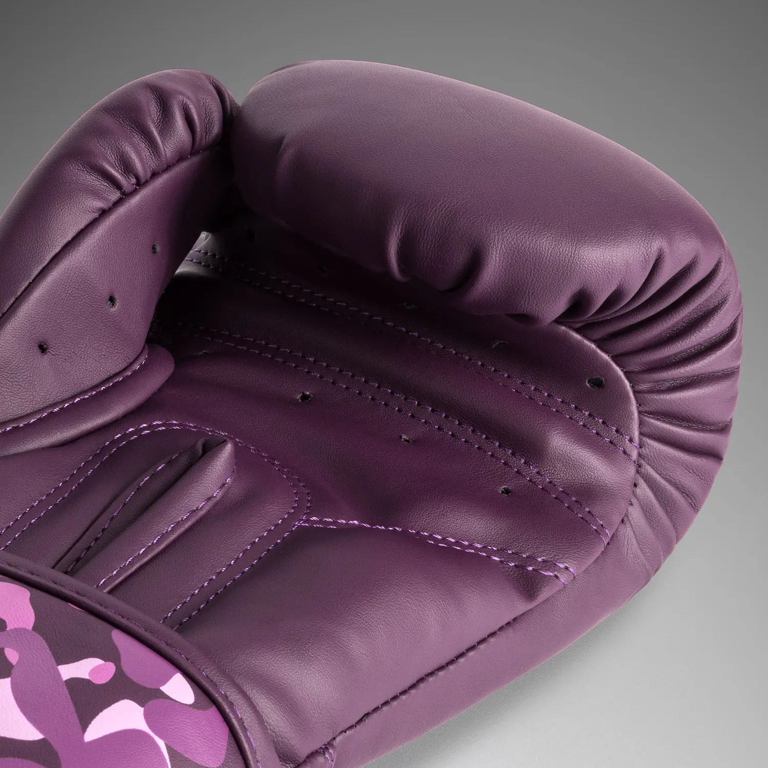 Venum Iris Boxing Gloves - Plum/pink, детайл на вътрешната част на ръкавицата