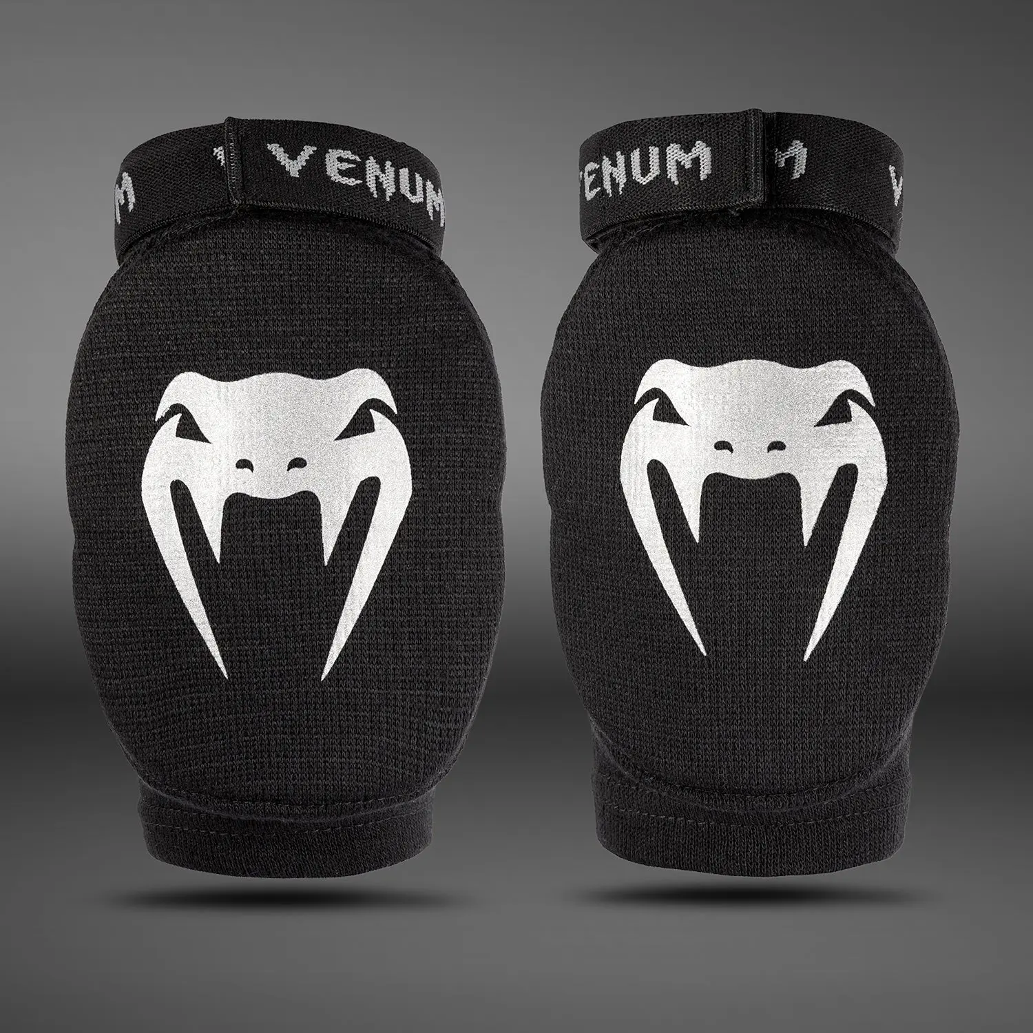Venum Налакътници Kontact Elbow Guards - Black/Silver - детайл на един налакътник