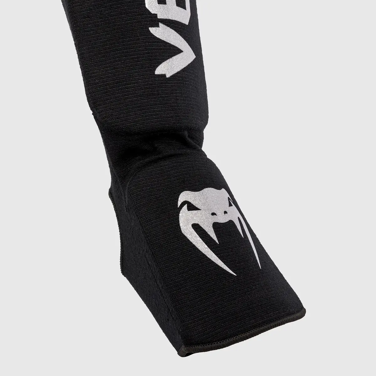 Venum Kontact Shin Guards - Black/Silver детайл