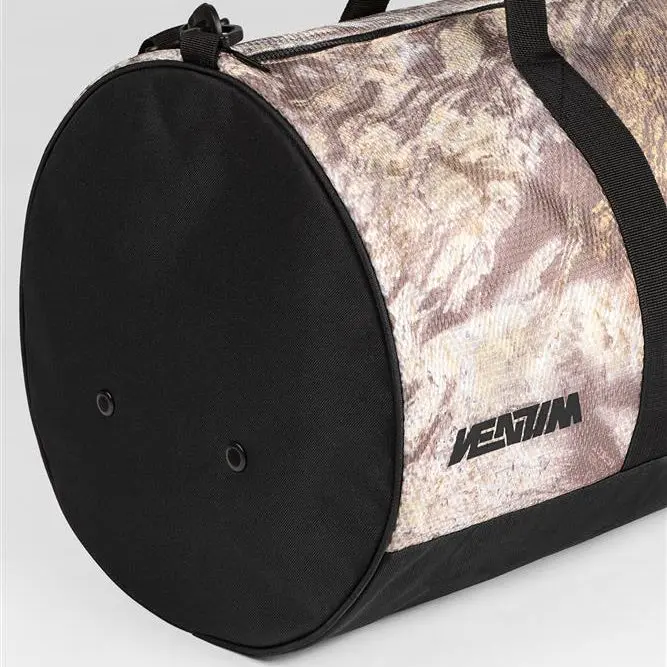 Venum Laser XT Realtree Duffle Bag - Desert Camo, страничен изглед с лого Venum