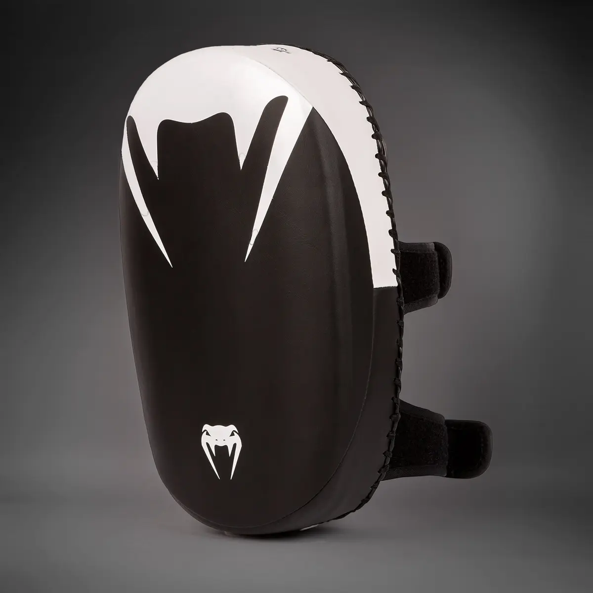 Venum Kick Boxing 2.0 Micro Fiber Paos - Black/White страничен изглед