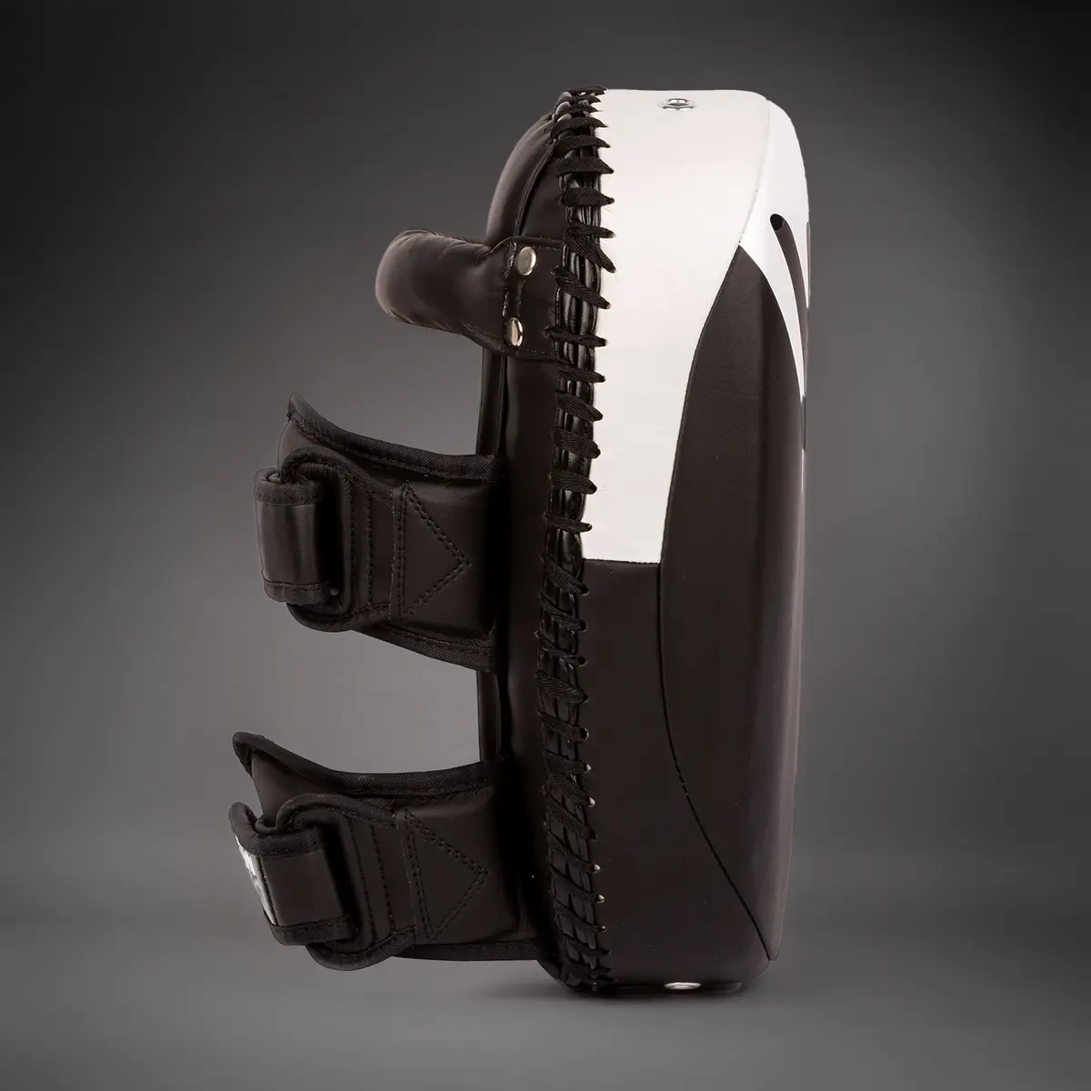 Venum Kick Boxing 2.0 Micro Fiber Paos - Black/White изглед отзад с каишки