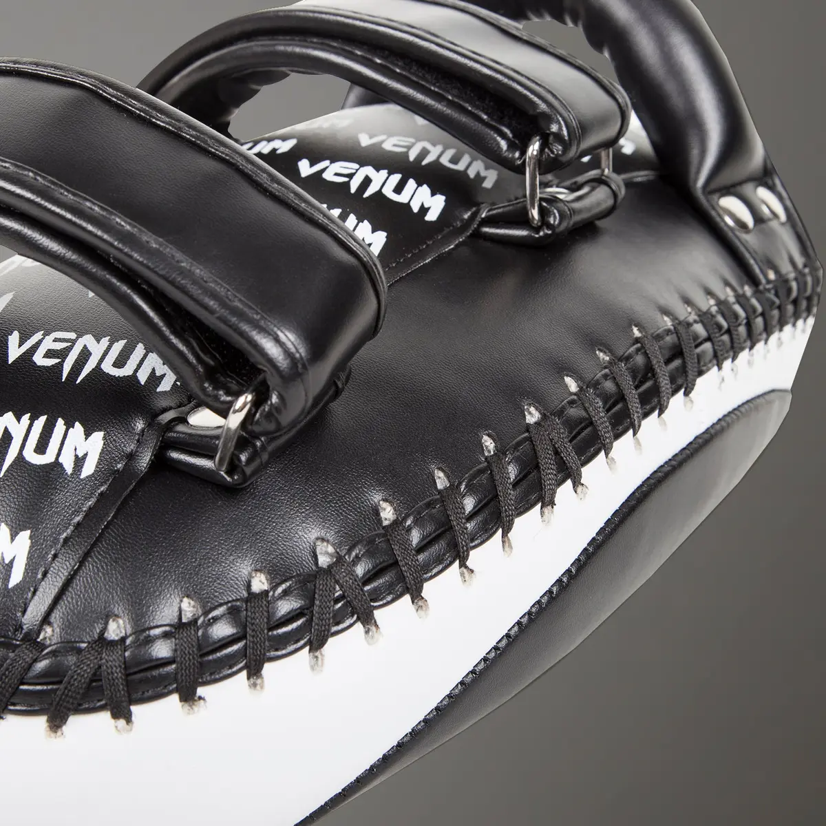 Venum Light Kick Pads - Skintex Leather - Black/Ice (Pair) страничен изглед