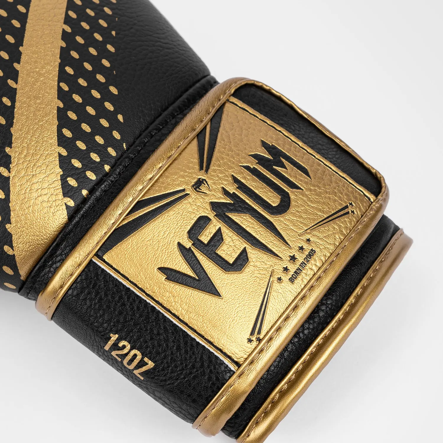 Venum Lightning Boxing Gloves - Gold/Black етикет с лого