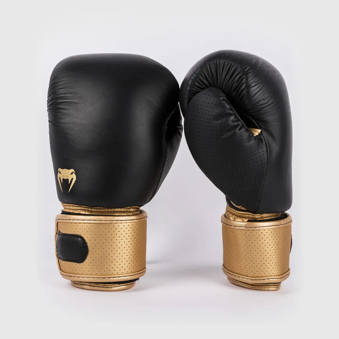 Venum Power 2.0 Boxing Gloves - Black/Gold преден изглед