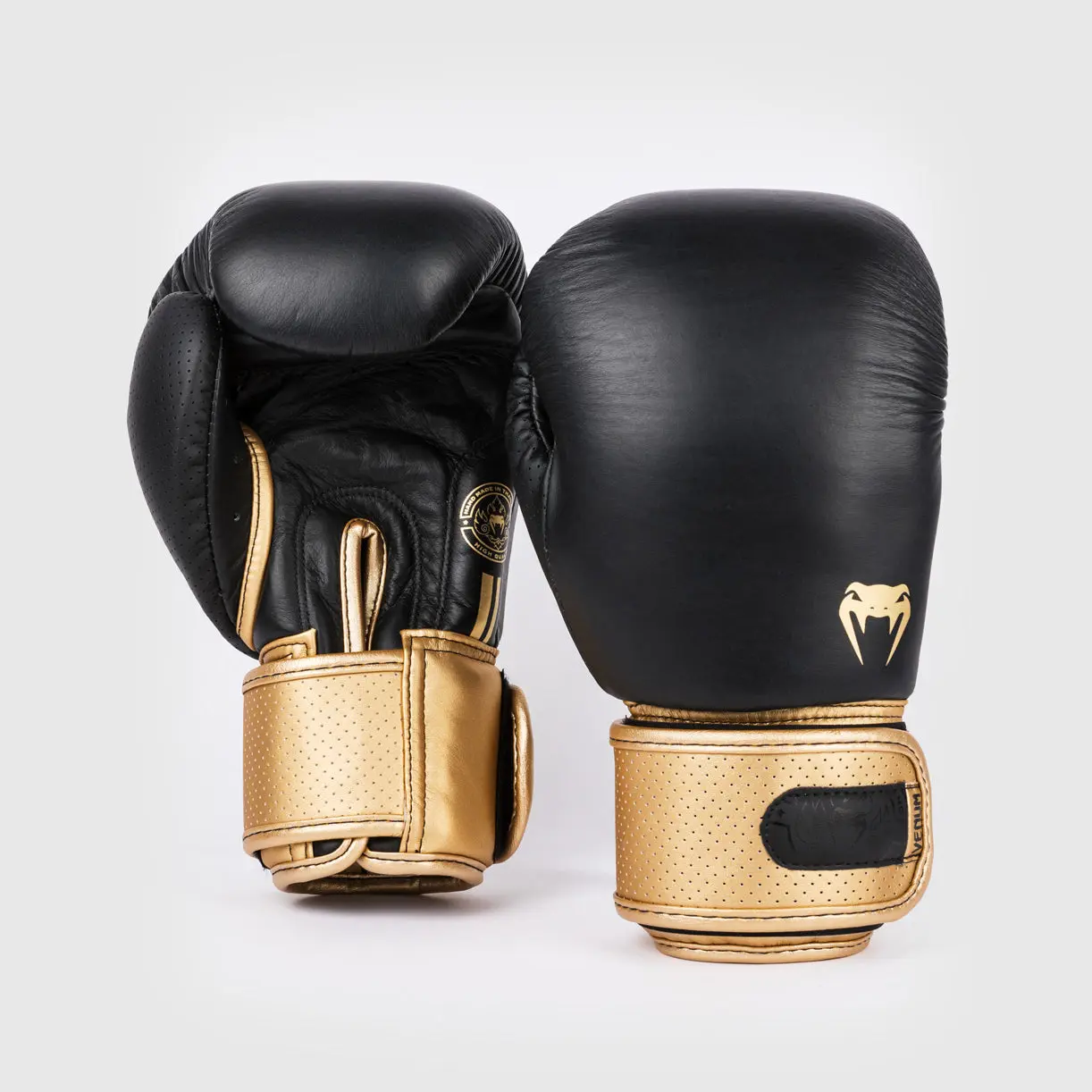 Venum Power 2.0 Boxing Gloves - Black/Gold преден изглед