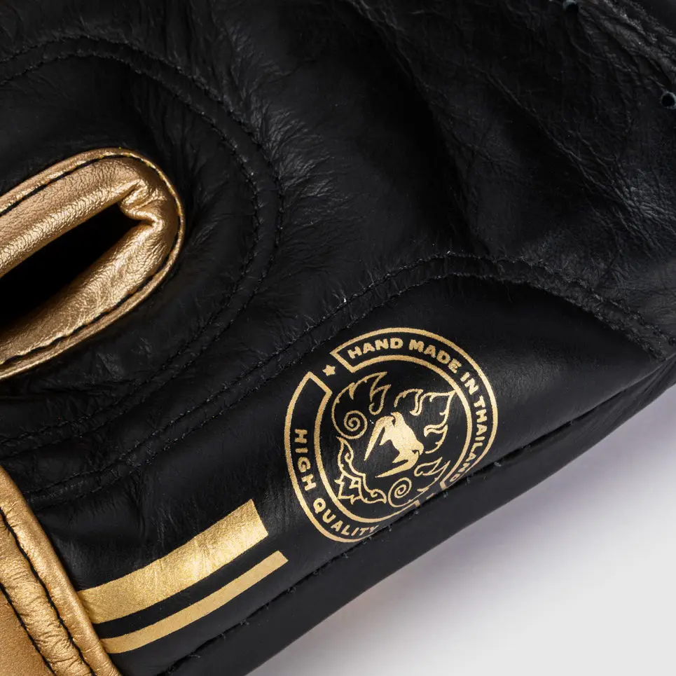 Venum Power 2.0 Boxing Gloves - Black/Gold етикет