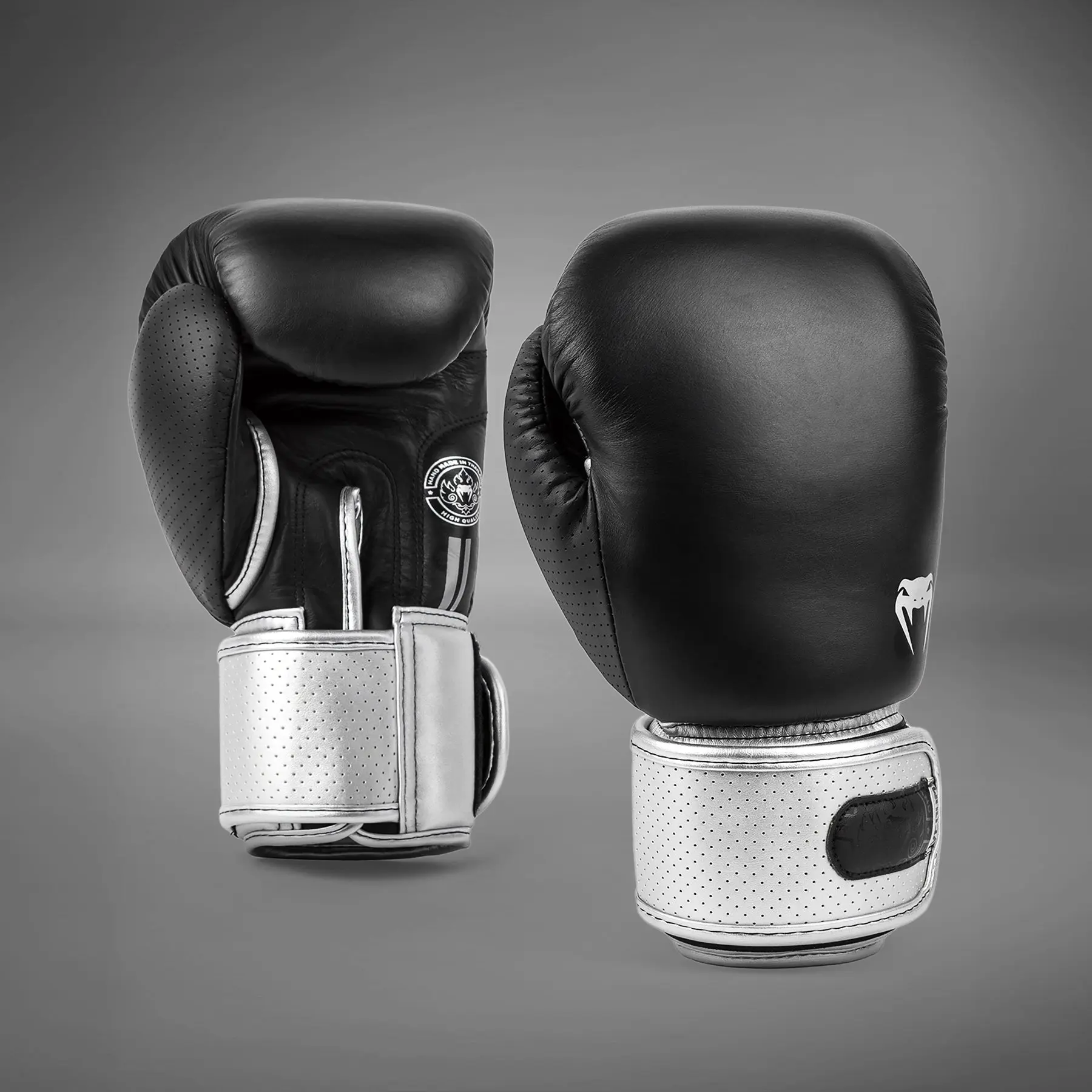 Venum Power 2.0 Boxing Gloves - Black/Silver - лява ръкавица, преден изглед