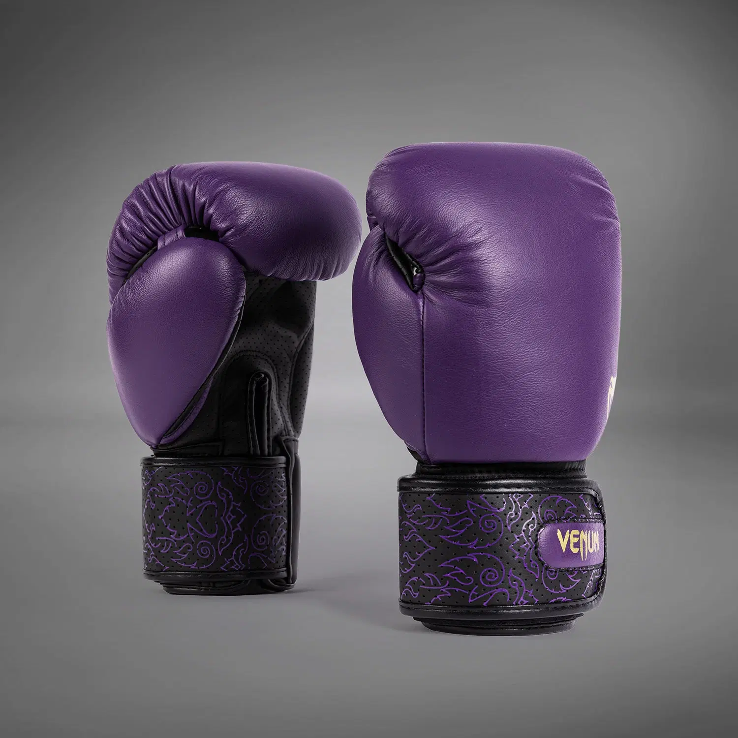 Venum Power 2.0 Boxing Gloves - Dark Plum, преден изглед на чифт ръкавици
