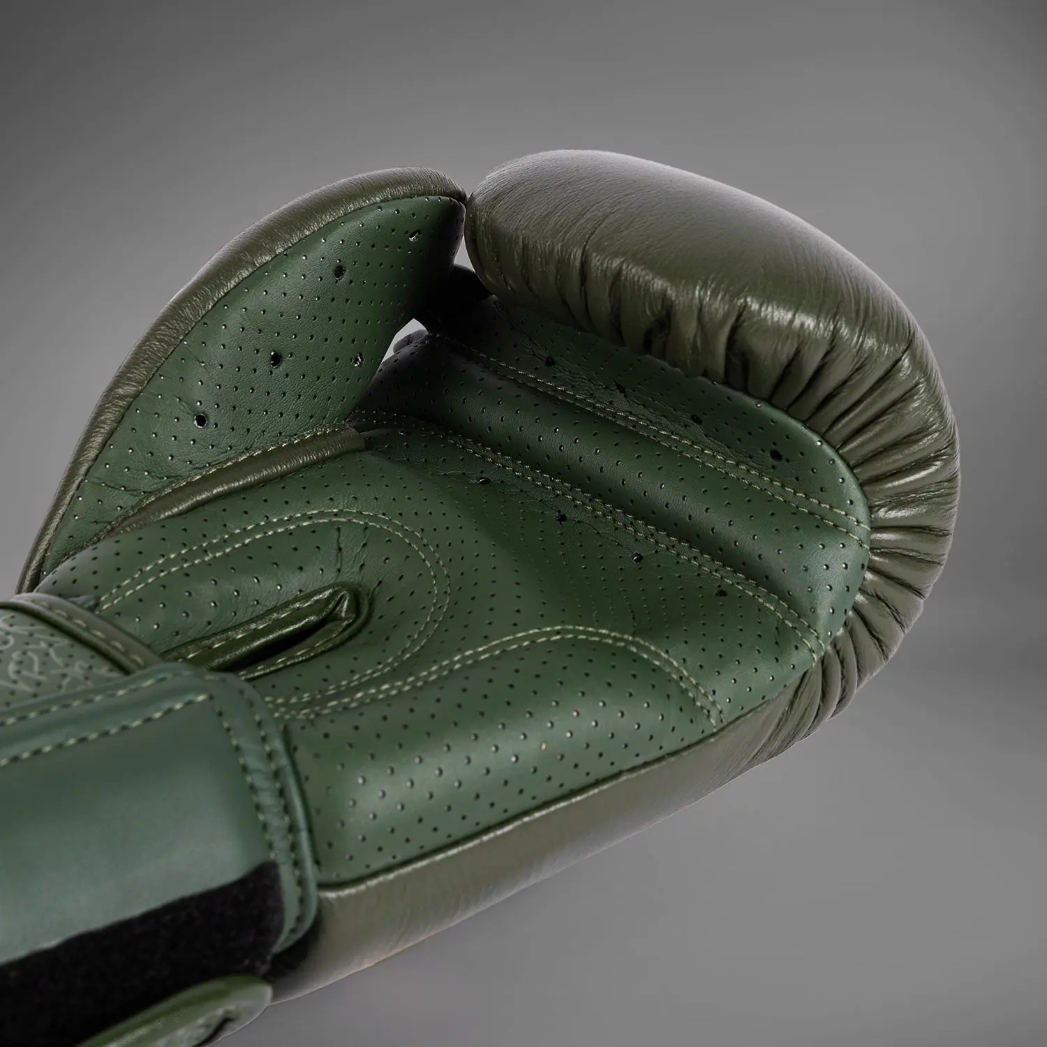Venum Power 2.0 Boxing Gloves - Deep Forest Green изглед отвътре