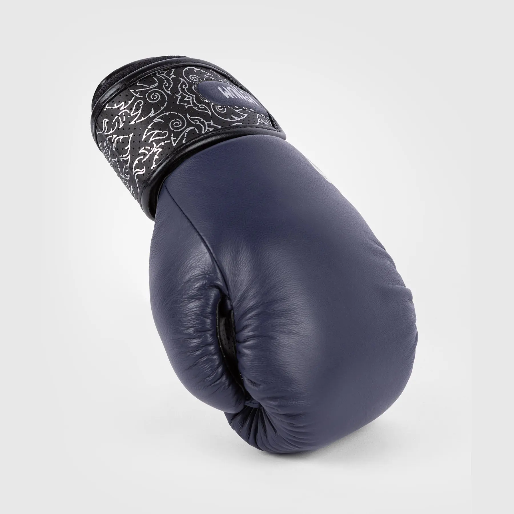 Venum Power 2.0 Boxing Gloves - Navy Blue/Black изглед под ъгъл