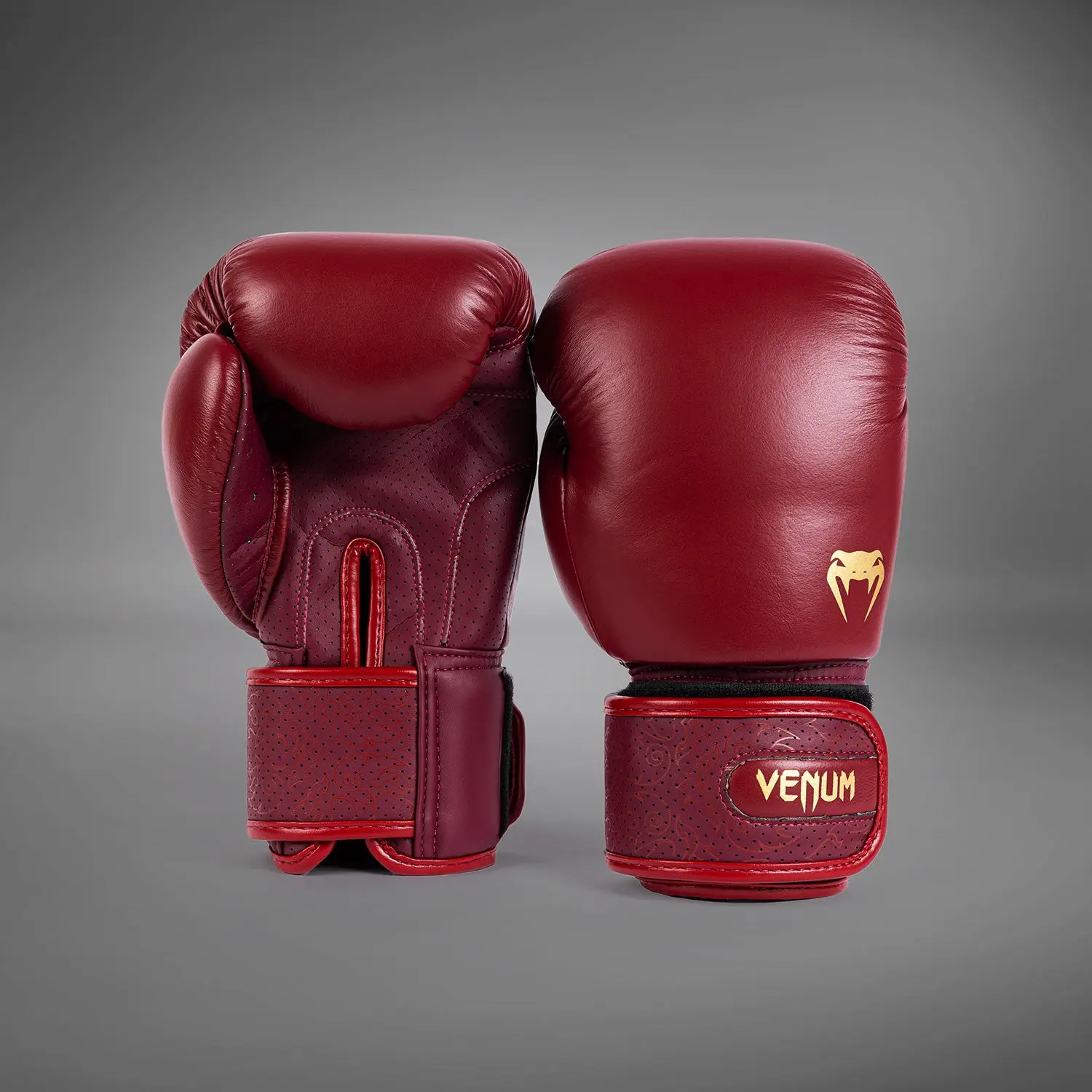 Venum Power 2.0 Boxing Gloves - Wine Liees преден изглед с логото