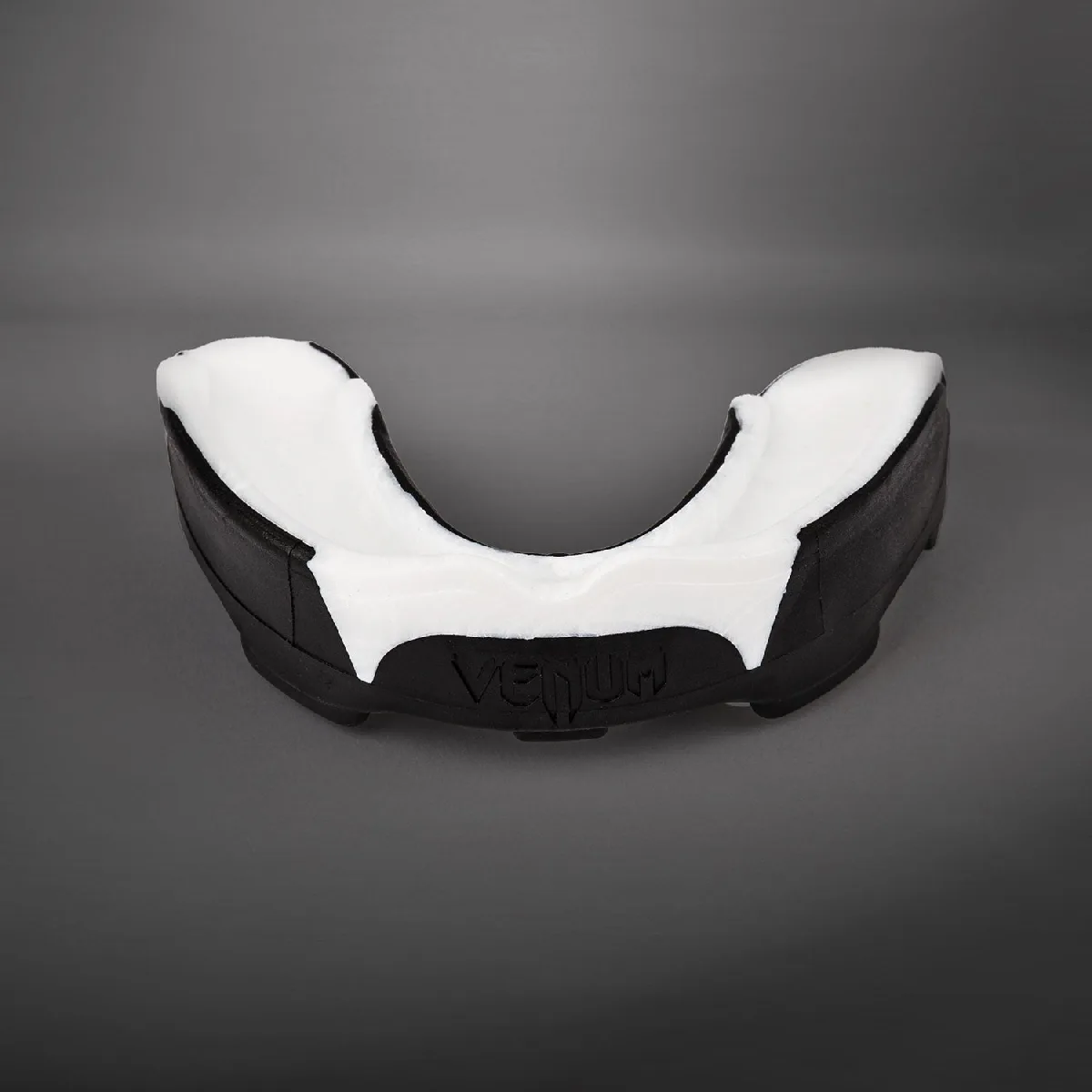 Протектор за уста - Venum Predator Mouthguard - Black/White