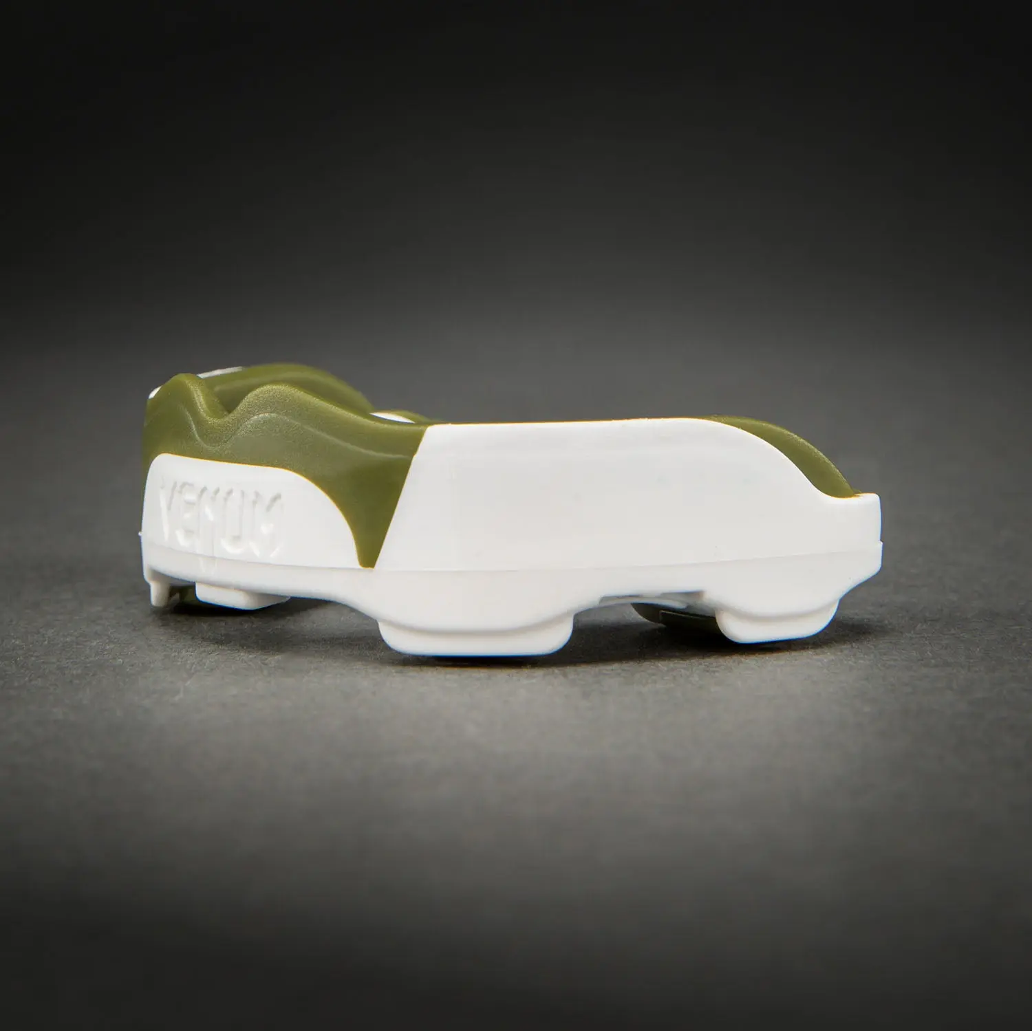 Протектор за уста Venum Predator Mouthguard – White/Kaki, страничен изглед отпред