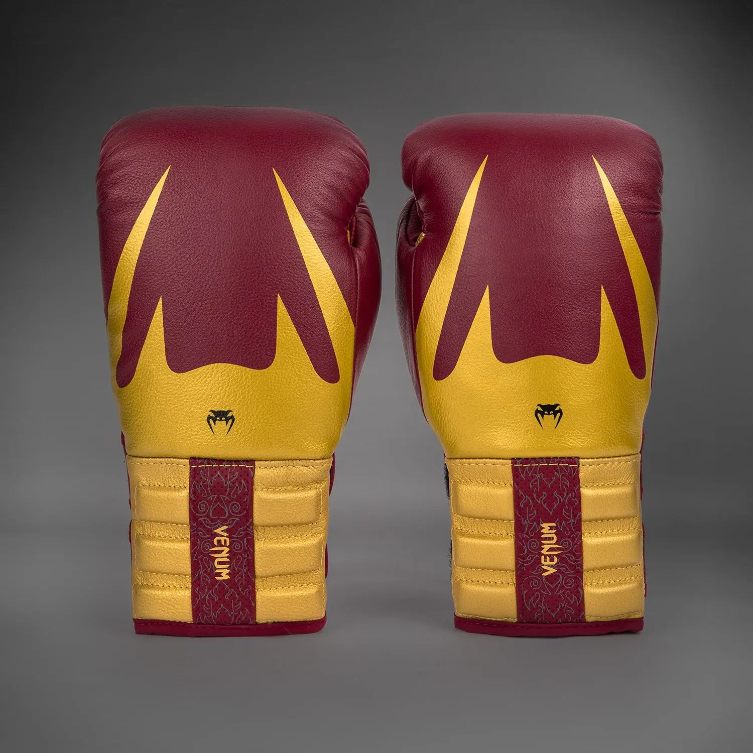 Venum Reverso Boxing Gloves - Cherry Red/Gold преден изглед на чифт