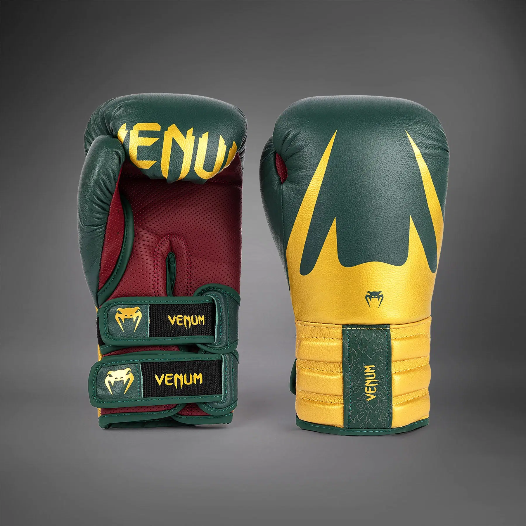 Venum Reverso Boxing Gloves - Emerald Green/Gold, преден изглед на чифт ръкавици