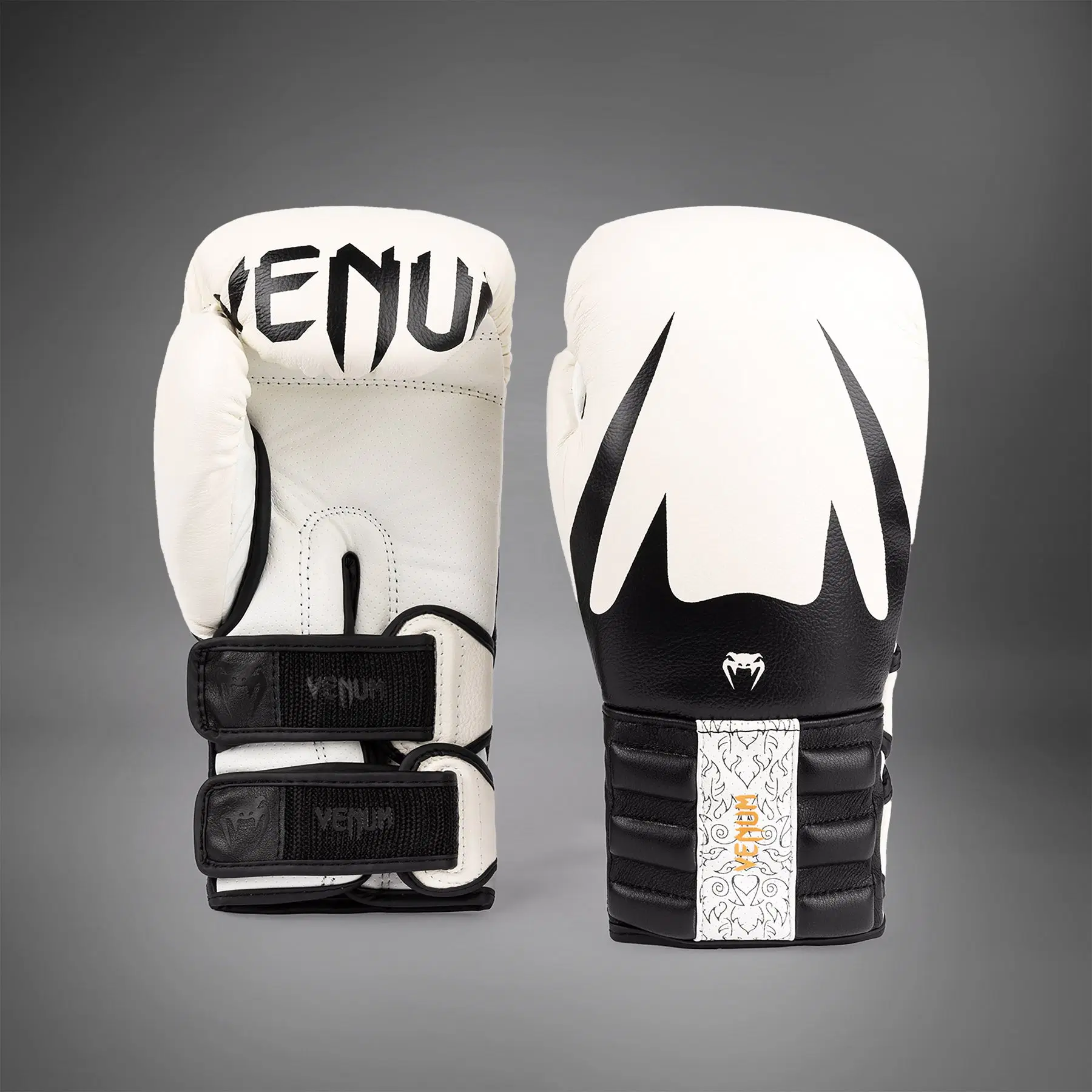 Venum Reverso Boxing Gloves - Snow White/Black преден изглед