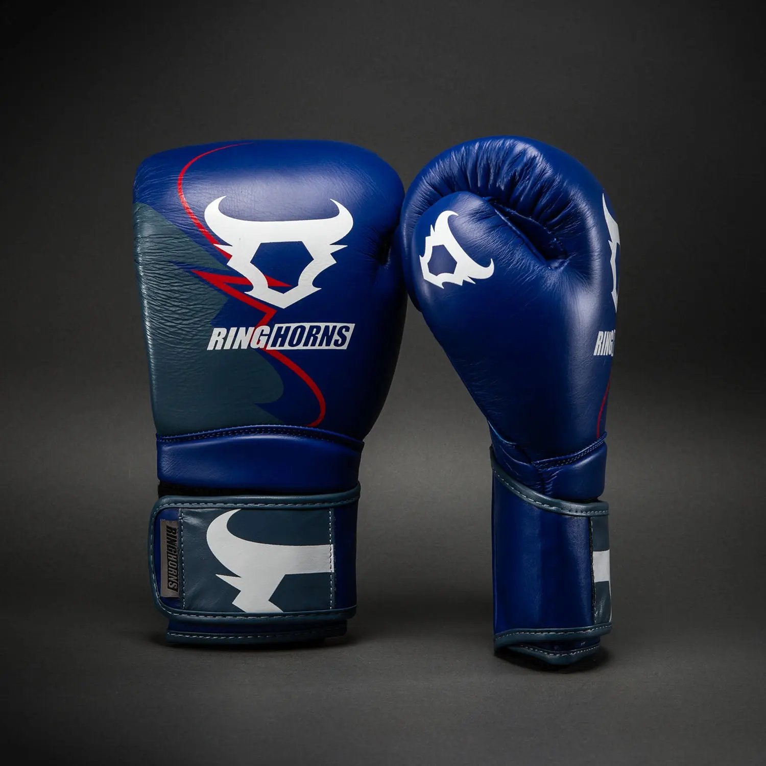 Ringhorns Charger by Venum Boxing Gloves - Navy Blue/Red преден изглед