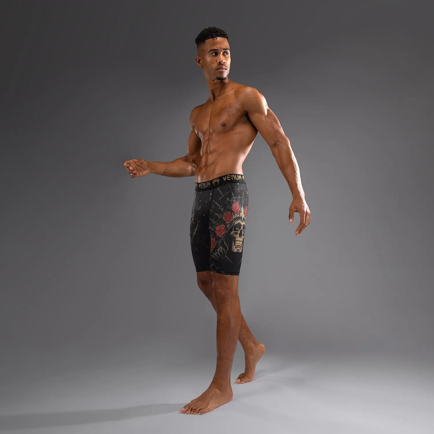 Къс клин - Venum Santa Muerte 5.0 Men’s Vale Tudo Shorts - Deep Black/Gold, страничен изглед
