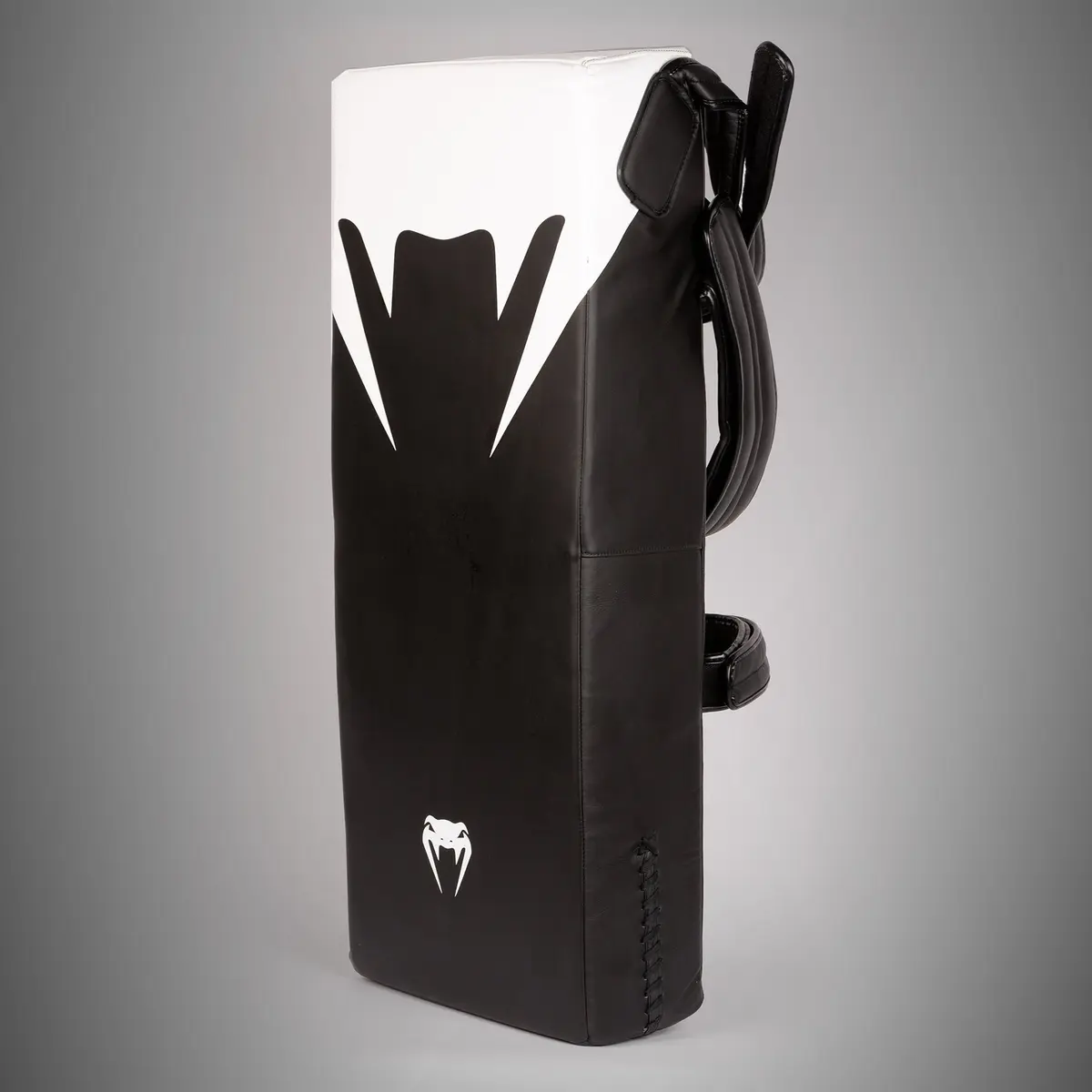 Venum Satchel Kick Shield - Black/White страничен изглед