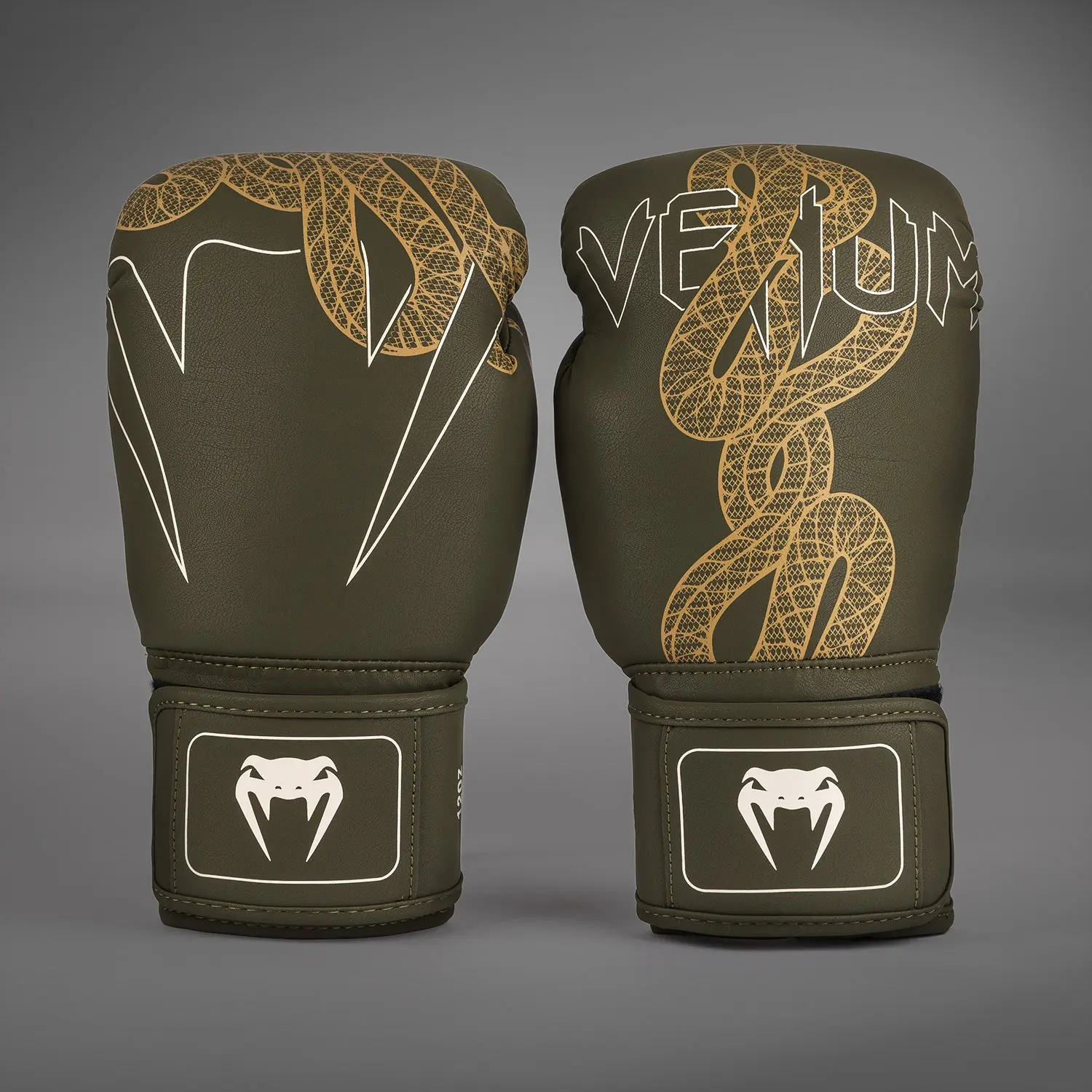 Venum Serpenti Boxing Gloves - Khaki/Bronze/Ivory преден изглед на чифт ръкавици с детайли