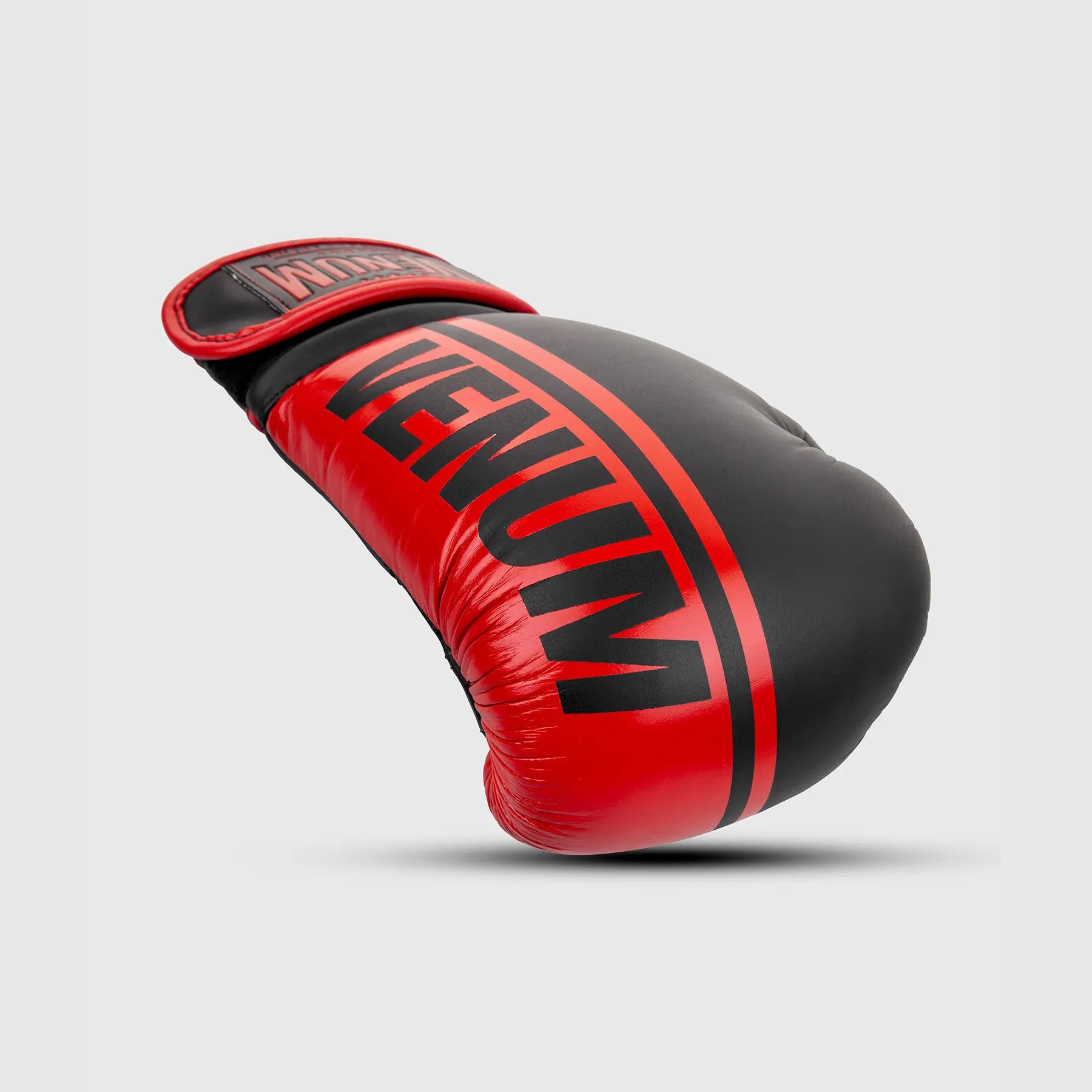 Venum Shield Pro Boxing Gloves Velcro - Black/Red, страничен изглед