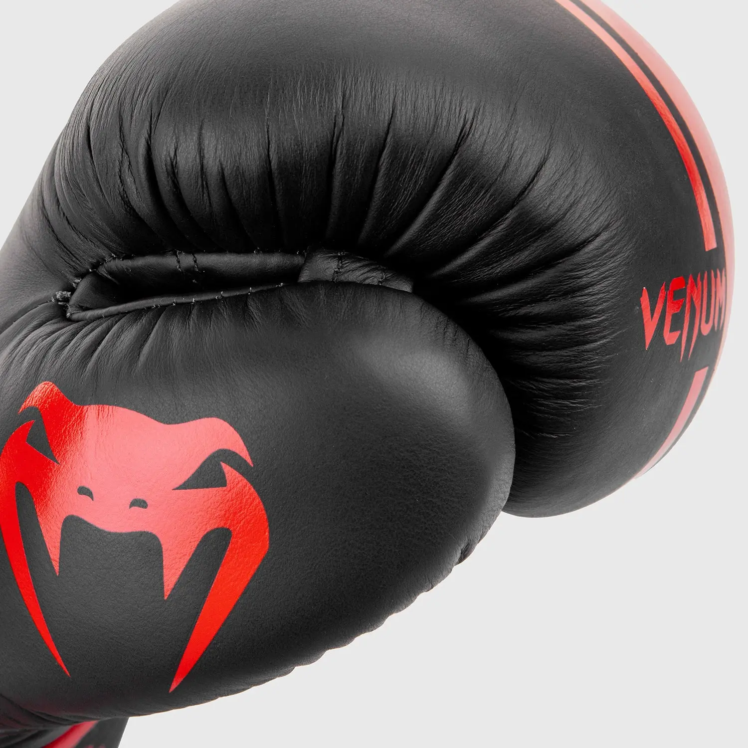 Venum Shield Pro Boxing Gloves Velcro - Black/Red, детайл на предната част