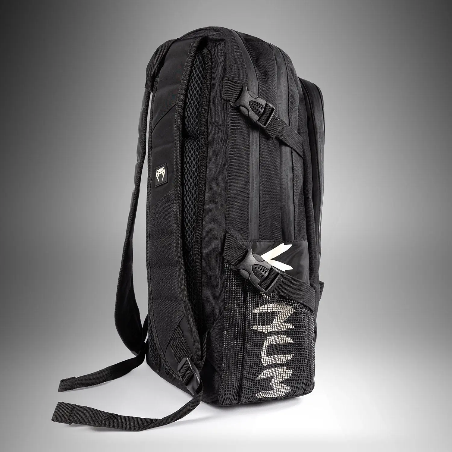 Venum Shockwave Backpack (20-25L)- Black, преден и страничен изглед
