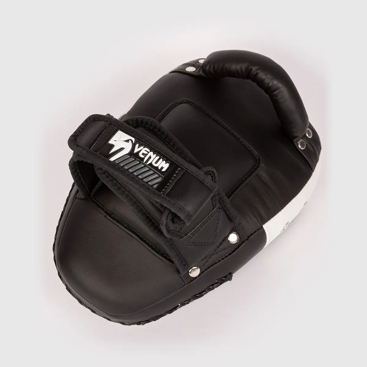 Venum Kick Boxing Gear 2.0 Micro Fiber Small Paws - Black/White, изглед отдолу на лапад