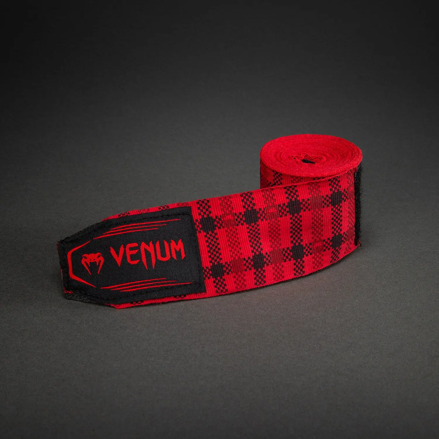 Бинтове - VENUM - Tartan Handwraps - Red - 4m, изглед на бинтове навит на руло