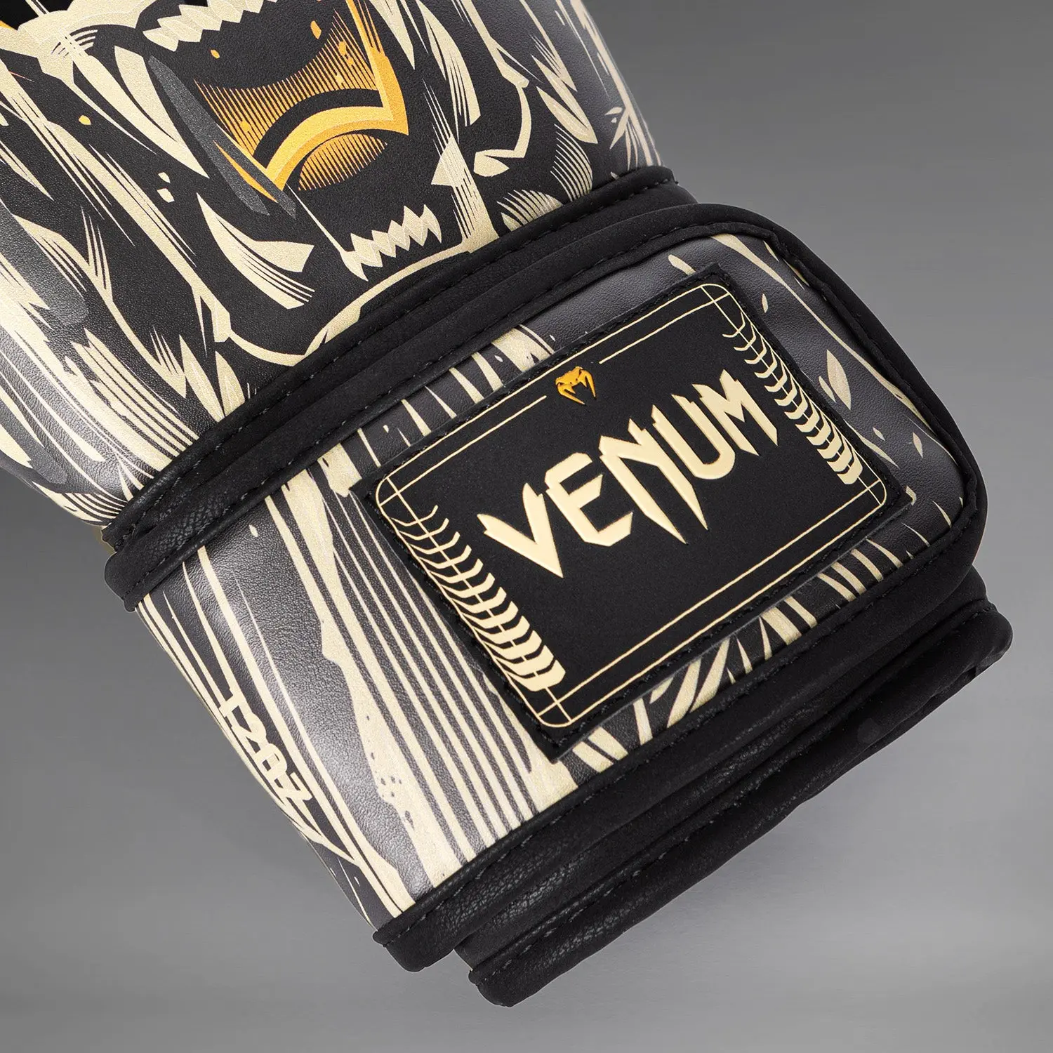 Venum Tiger Boxing Gloves - Black/Neon Orange лого