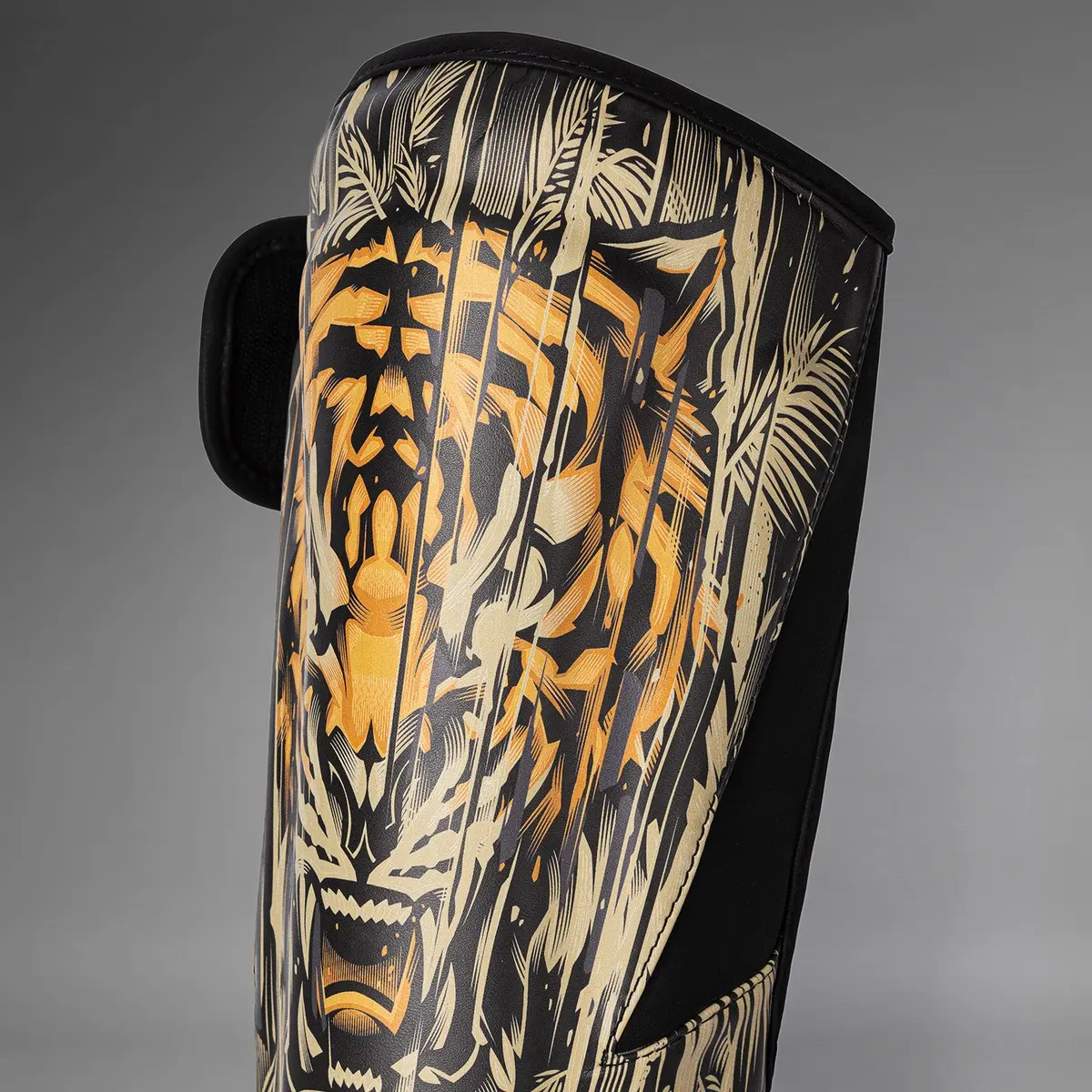 Venum Tiger Shin Guards - Black/Neon Orange детайл от горната част