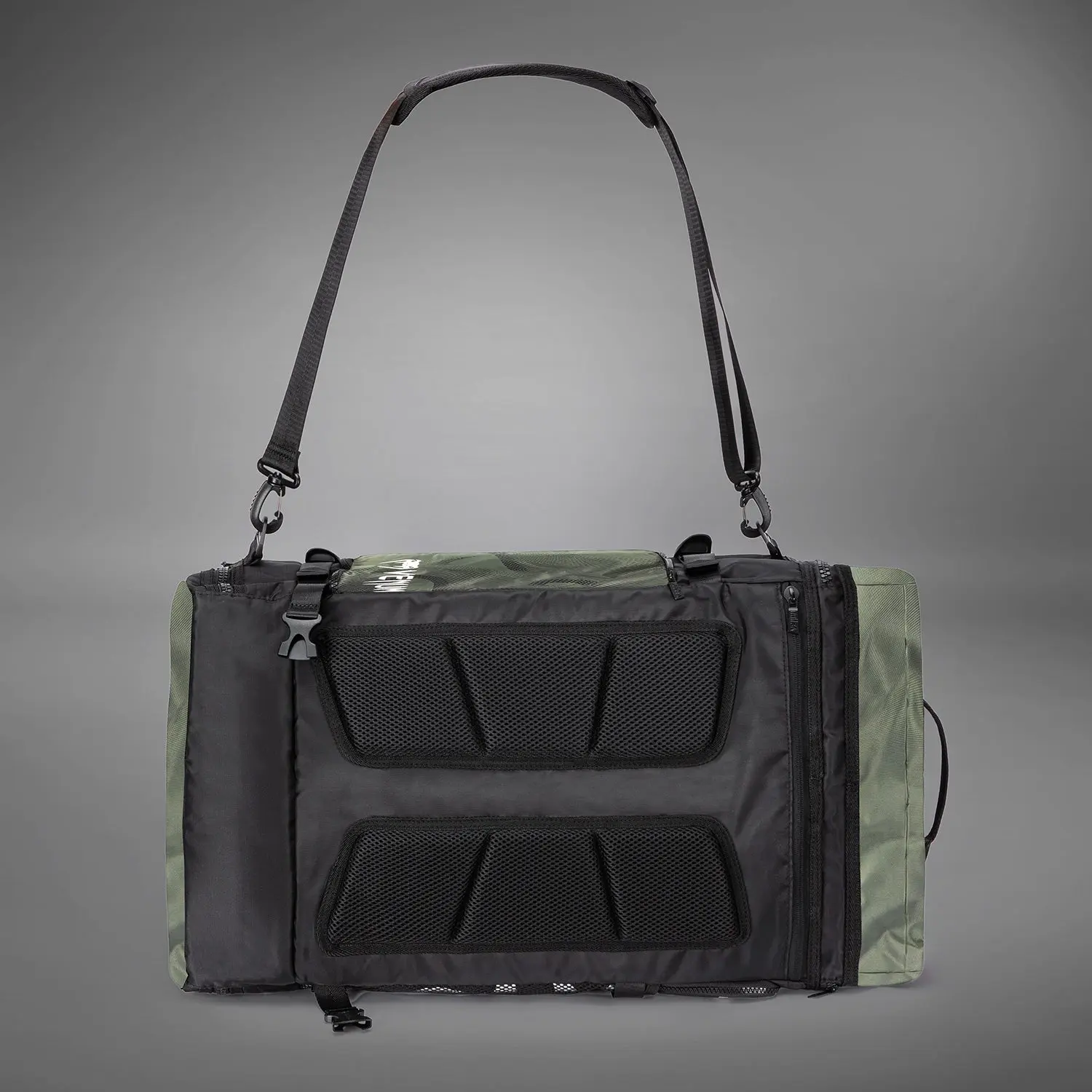 Venum Trainer Hybrid sports bag - Army Green, заден изглед с презрамка