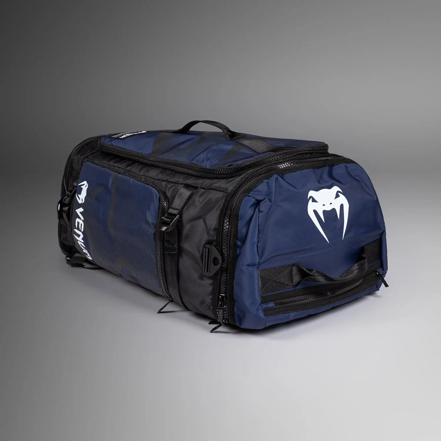 Venum Trainer Hybrid sports bag - Midnight Blue, преден изглед с логото