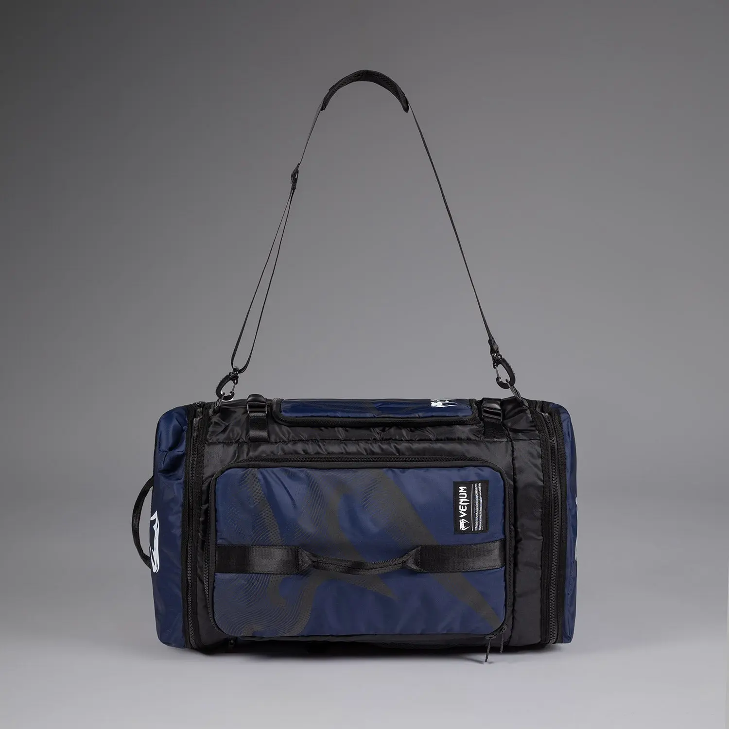 Venum Trainer Hybrid sports bag - Midnight Blue, изглед с презрамка
