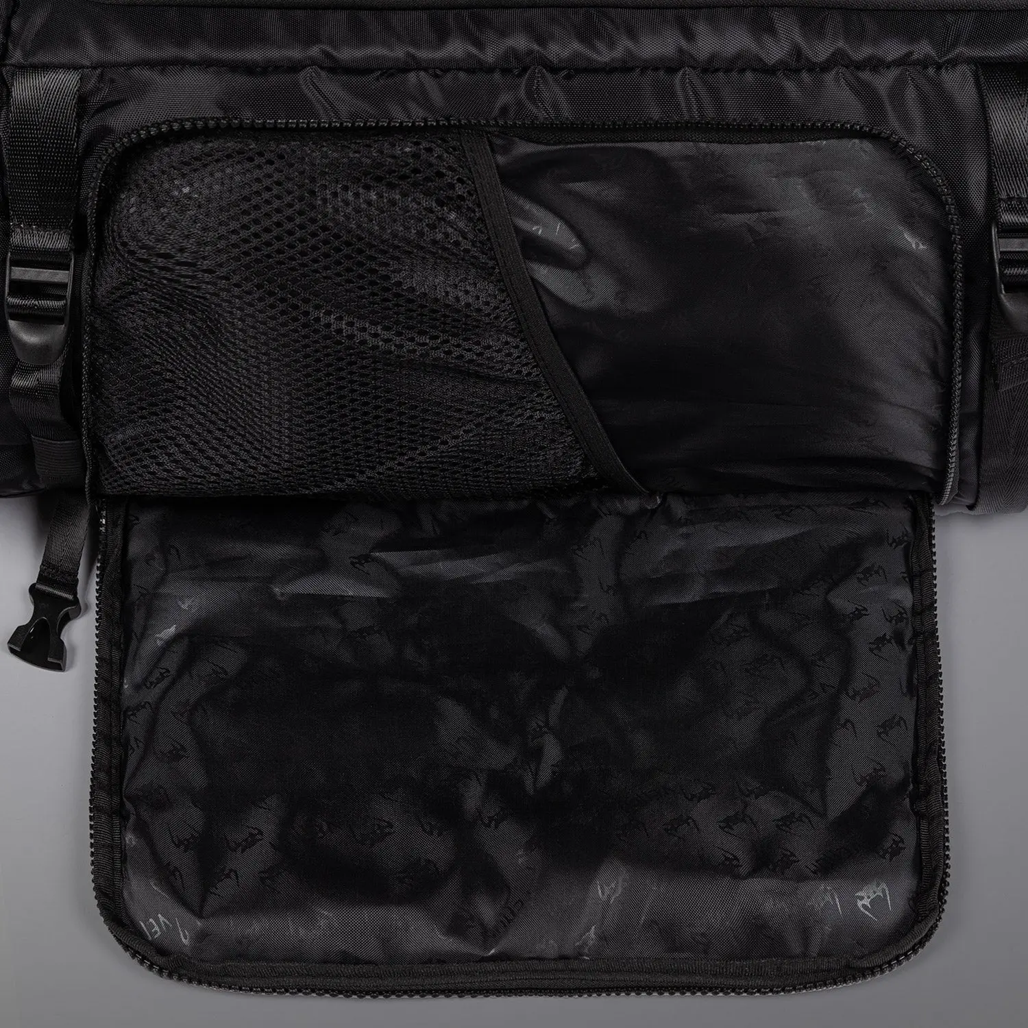 Venum Trainer Hybrid sports bag - Midnight Blue, отворен преден джоб