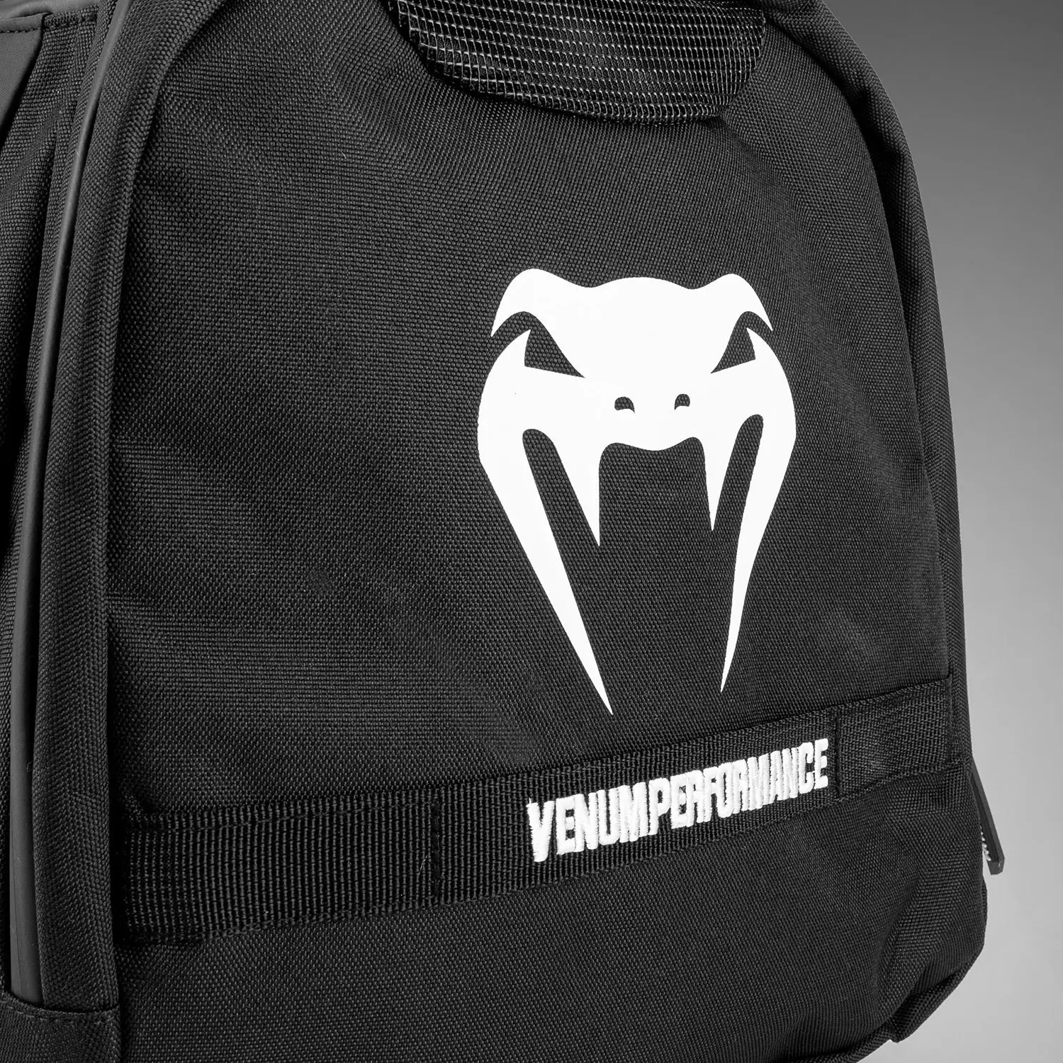 Venum Trainer Lite Evo Sports Bags (48L) - Black/White, детайл с логото