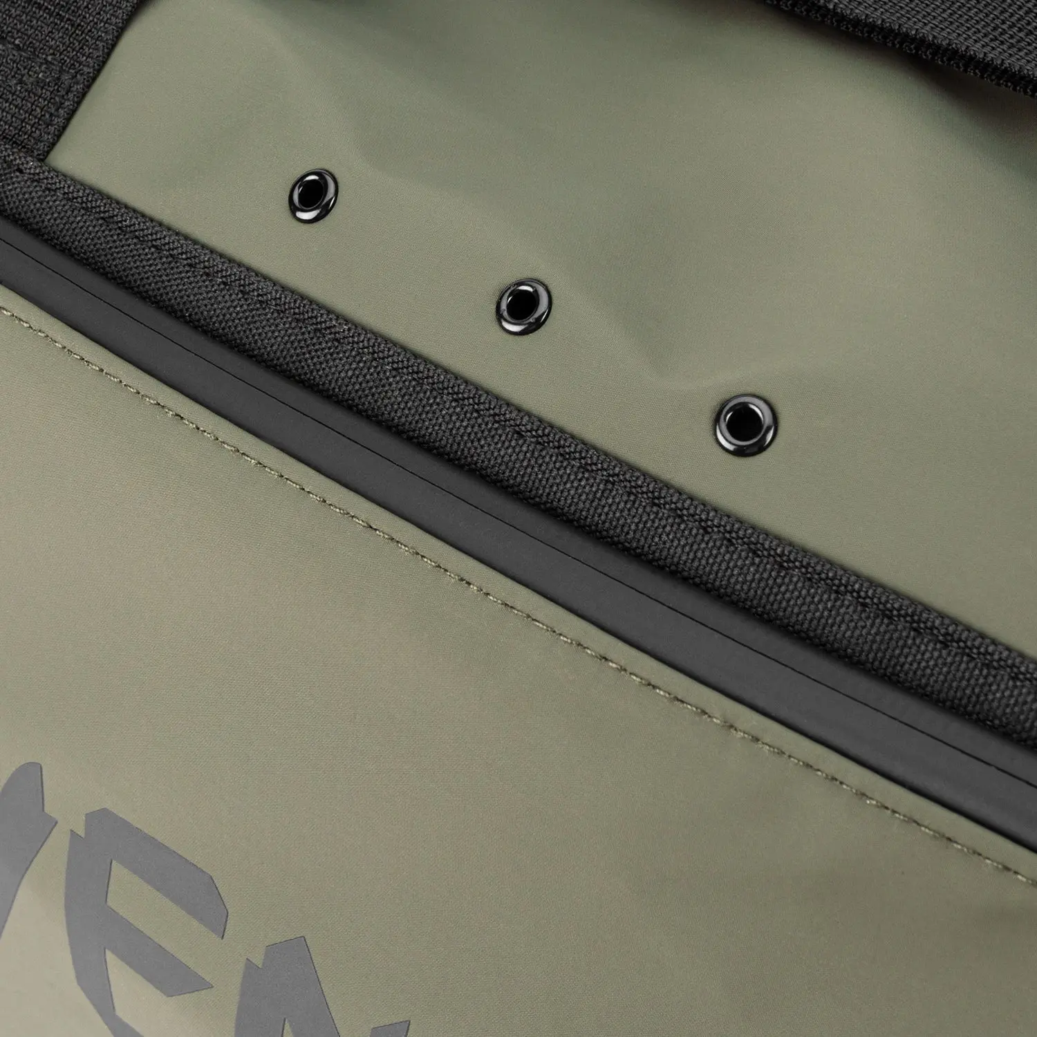Venum Trainer Lite Evo Sports Bags (48L) - Khaki/Black, детайл от цип и вентилационни отвори