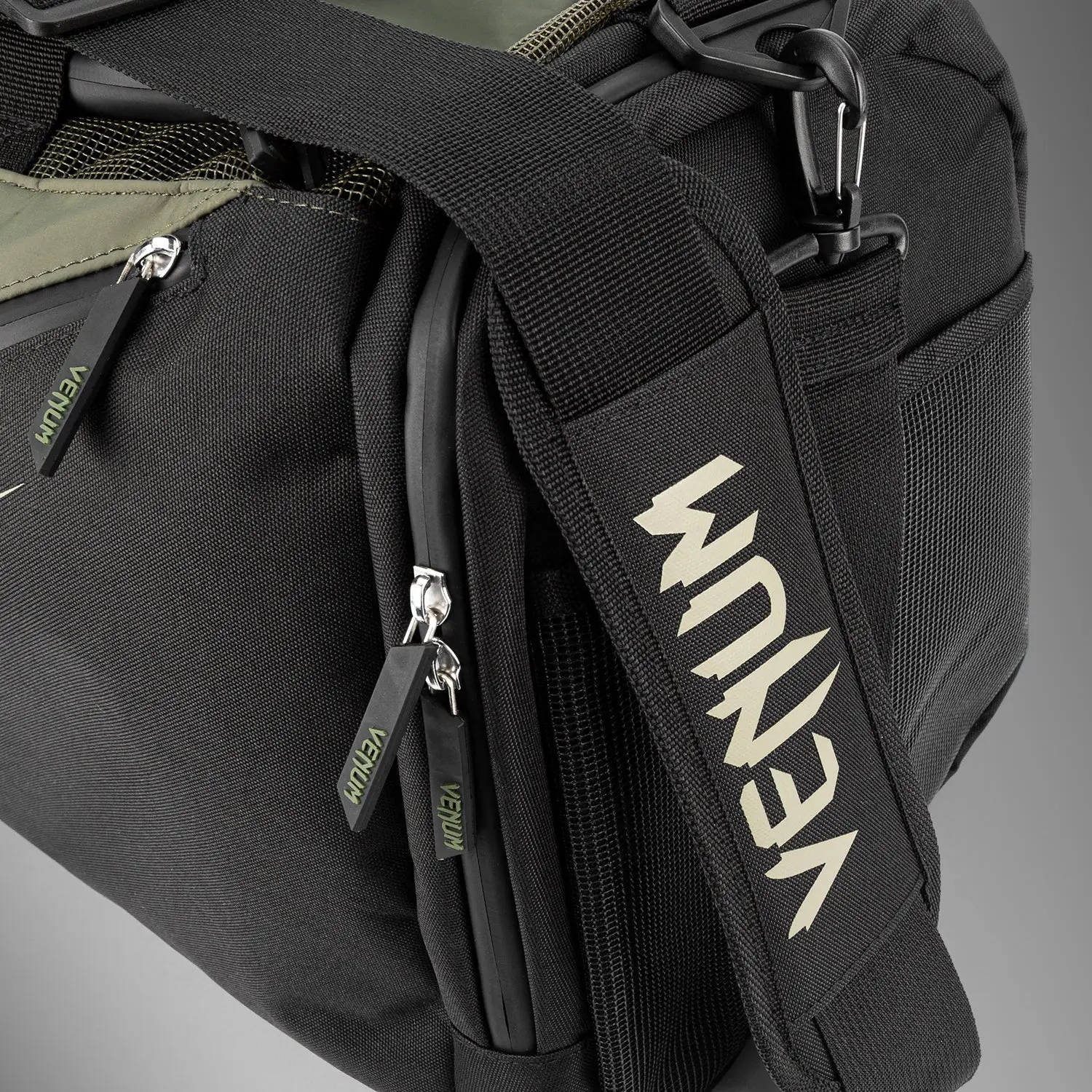 Venum Trainer Lite Evo Sports Bags (48L) - Khaki/Black, детайл от презрамката с ципове