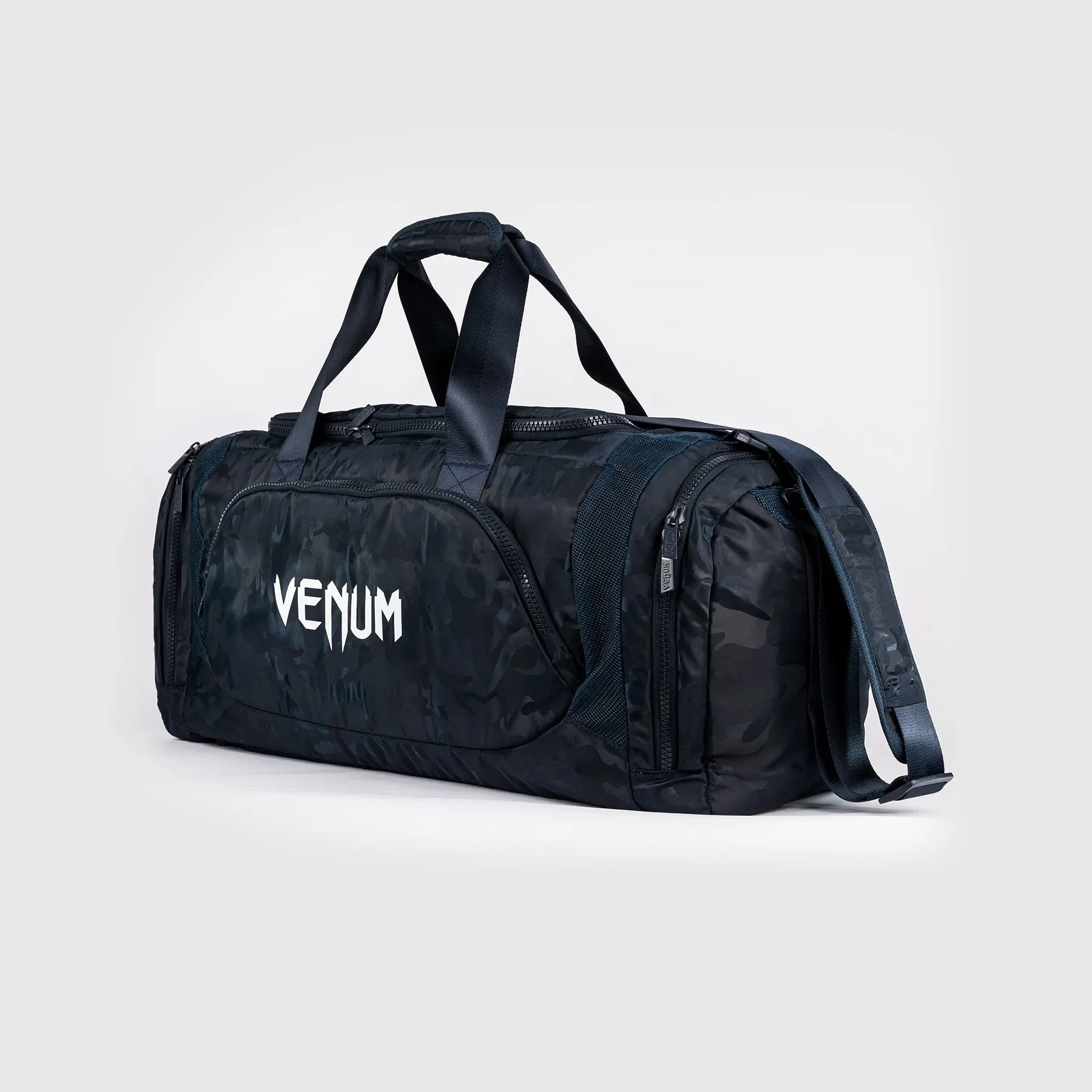 Venum Trainer Lite Sports Bag (48L) - Camo/Blue, преден изглед под ъгъл